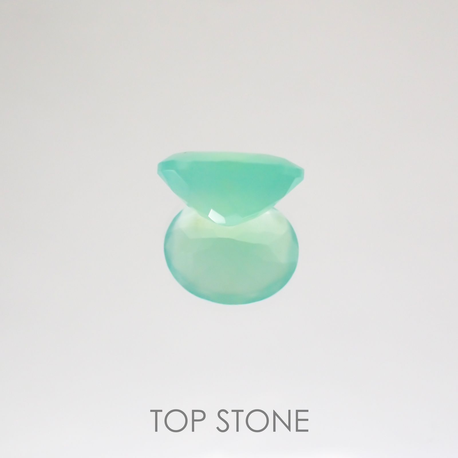 グリーンオパール(宝石名コモンオパール) 南アフリカ産 2.29ct 識別済[210510754]10.1×8.2mm前後