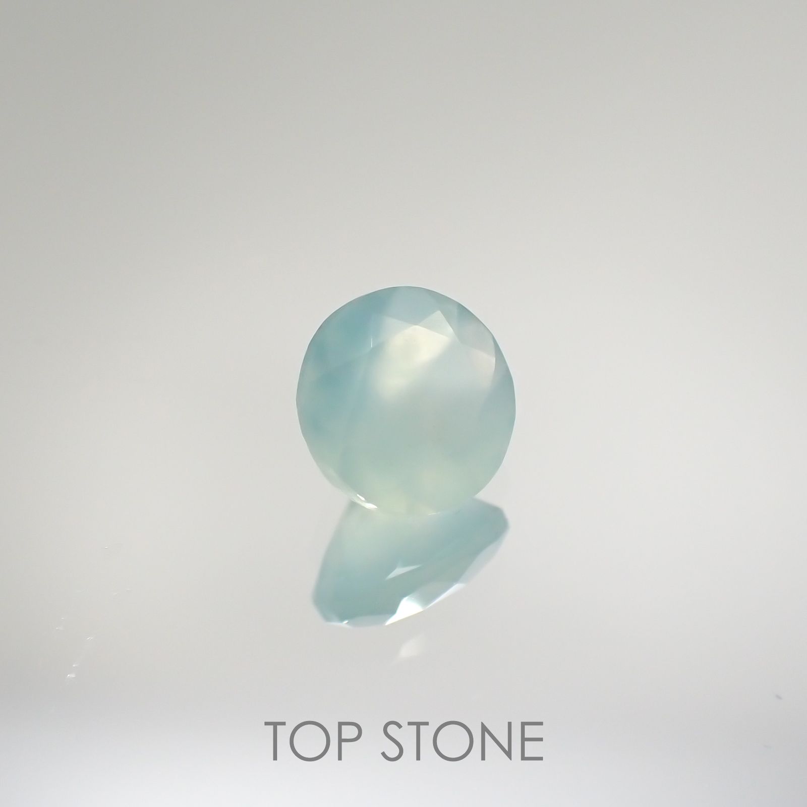 アクアプレーズ(宝石名ブルー グリーン・カルセドニー) 南アフリカ産 0.81ct 識別済[210812352]6.2×6.2mm前後