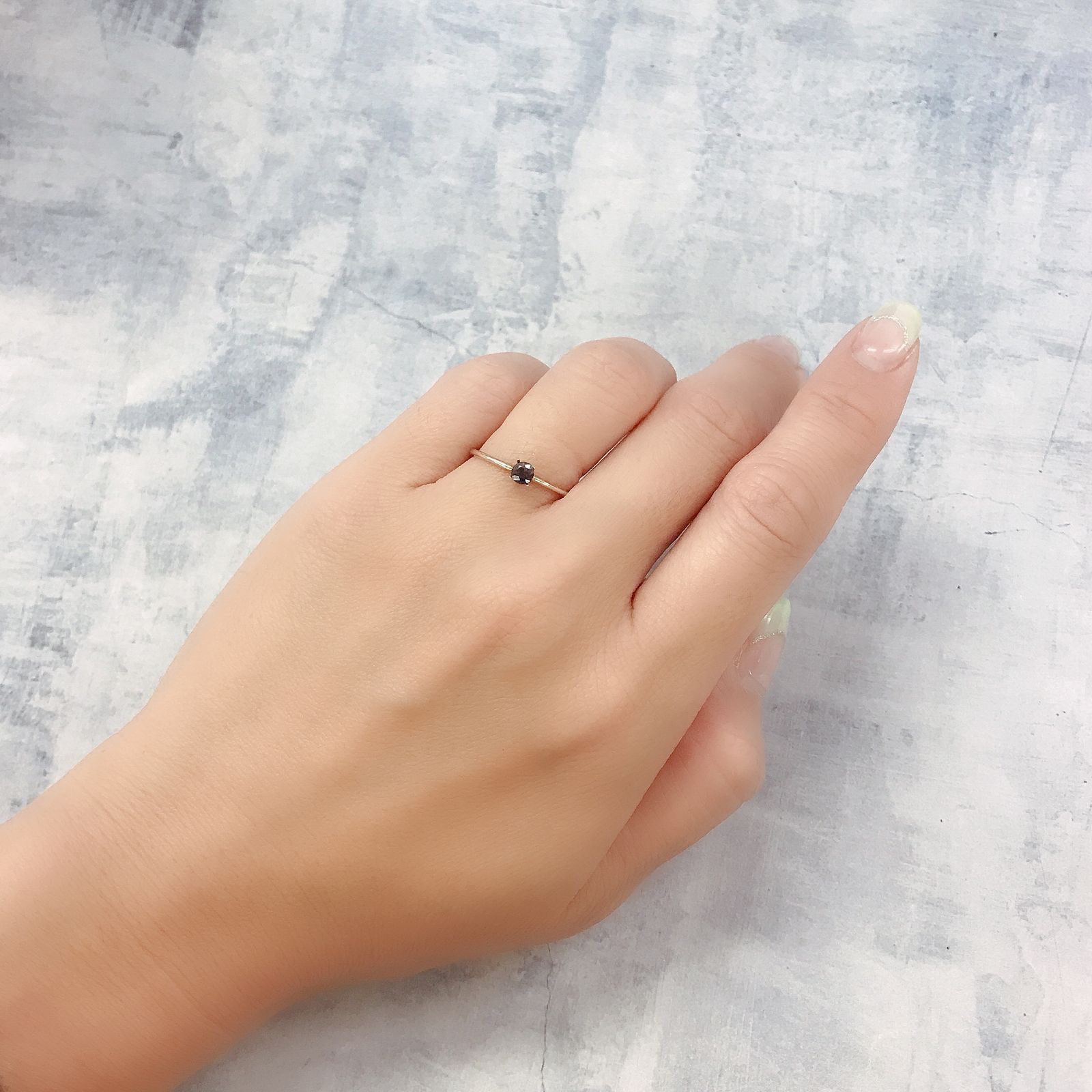 ウィンザーサファイア(宝石名サファイア)タンザニア・ウィンザー産 0.23ct 識別済[220817395]3.5x3.5mm前後