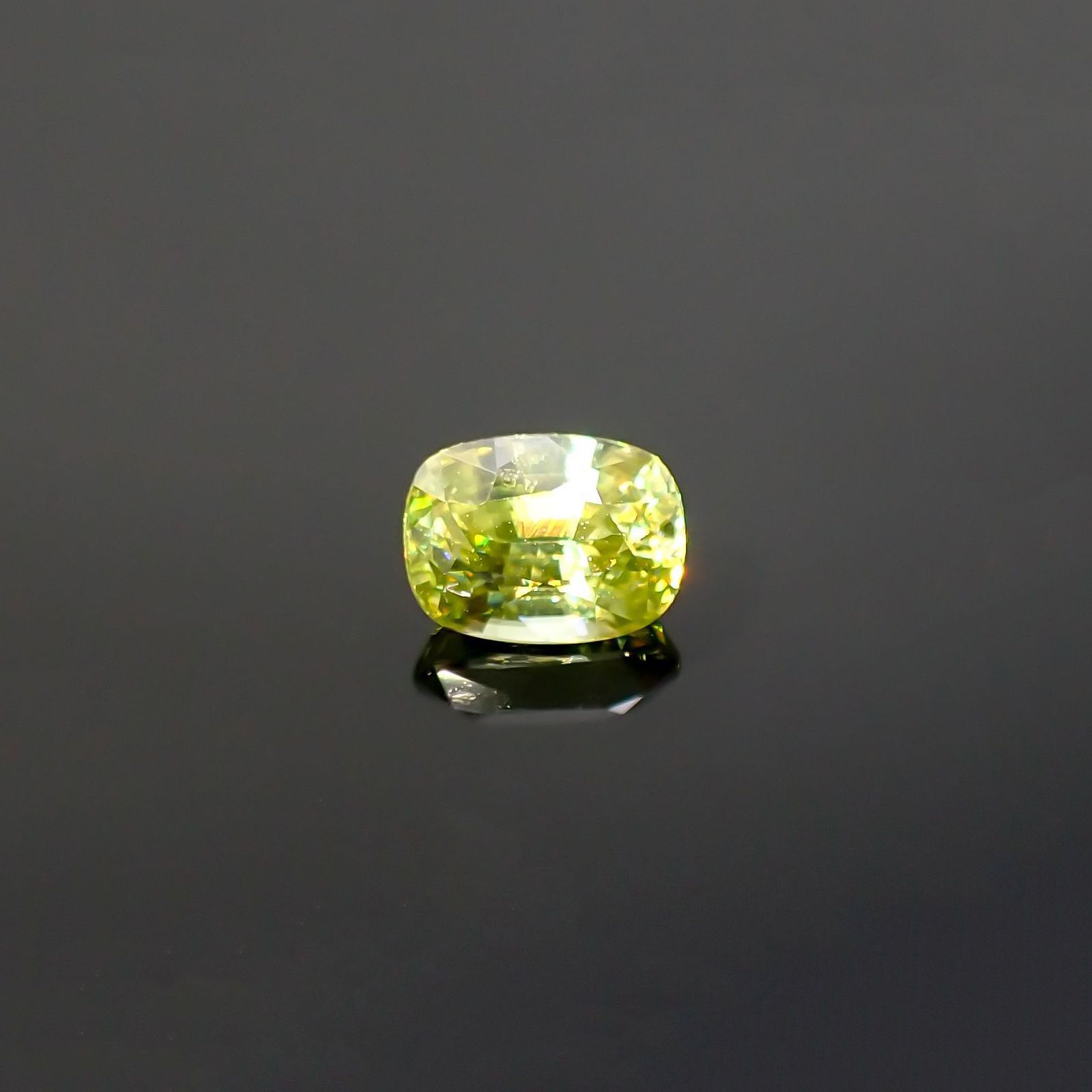 スフェーン(宝石名スフェーン) マダガスカル産 1.000ct ソ付(彩珠)[210712176]6.6×4.9mm前後