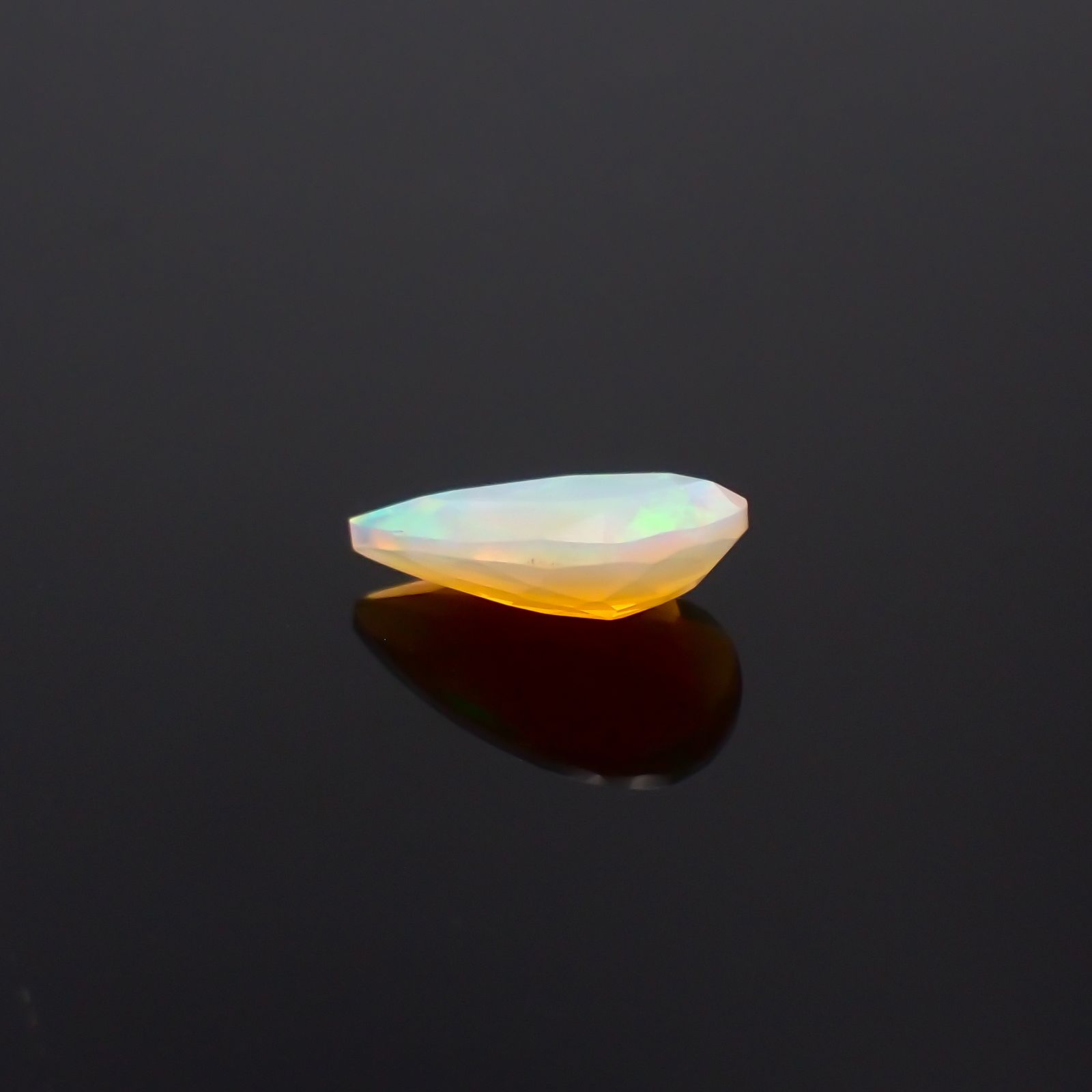 エチオピアオパール エチオピア産 0.86ct[231224634]10.7x6.5mm前後