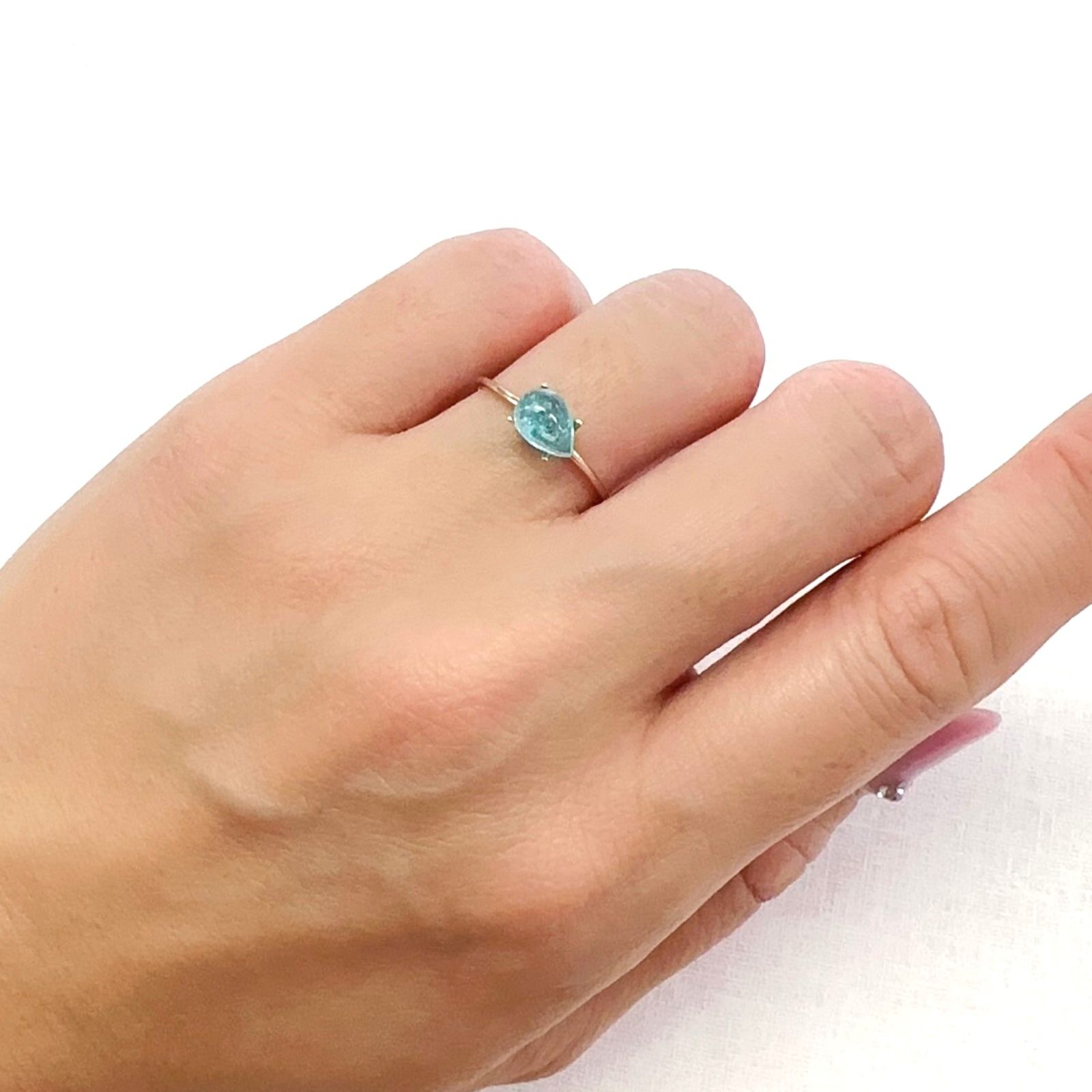 パライバトルマリン(宝石名トルマリン/別名パライバ・トルマリン)ブラジル・キントス鉱山産 0.586ct ソ付(宝貴協)[231224365]7x5mm前後