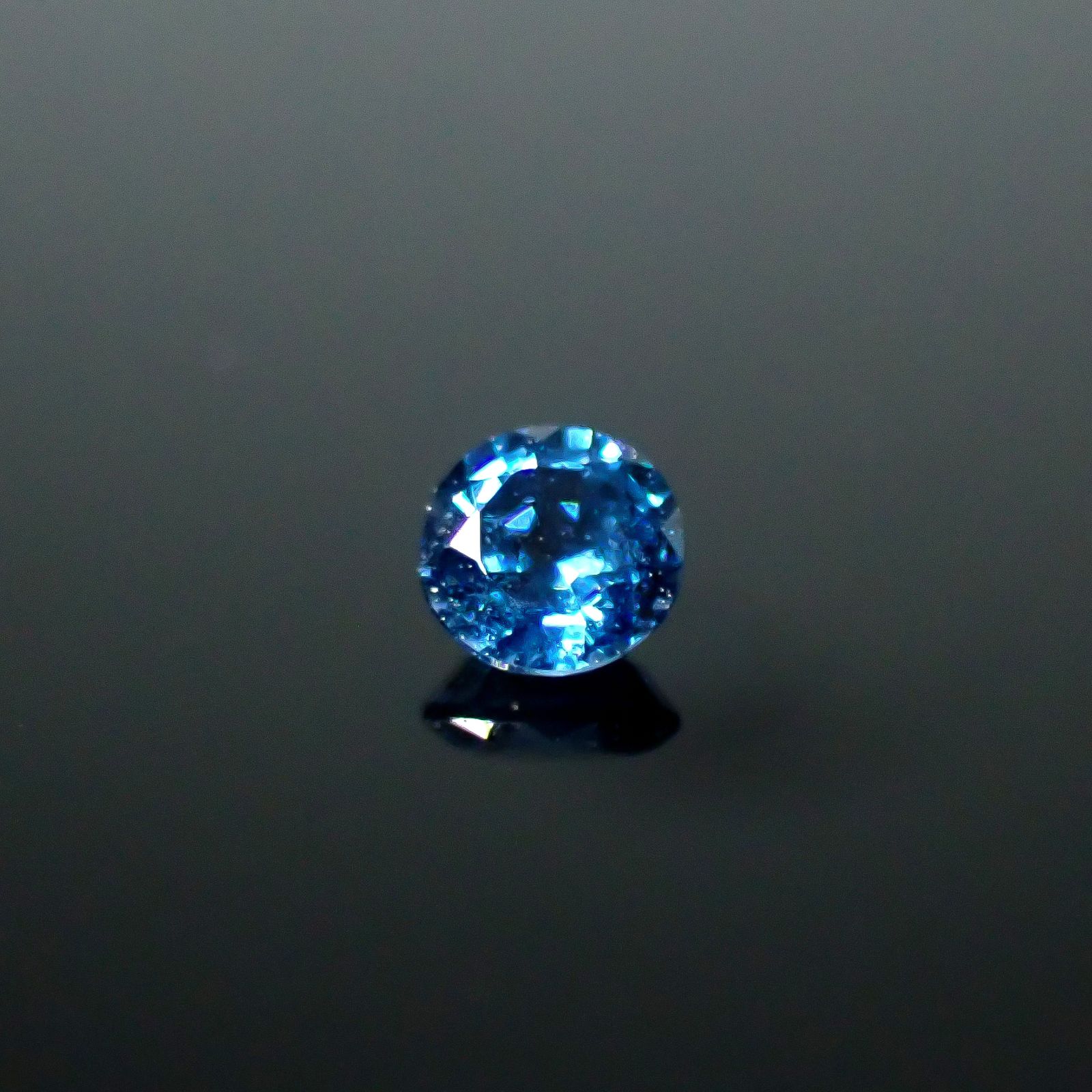 ガーナイト ナイジェリア産 0.13ct / 2.9x2.9mm前後 [250730655]