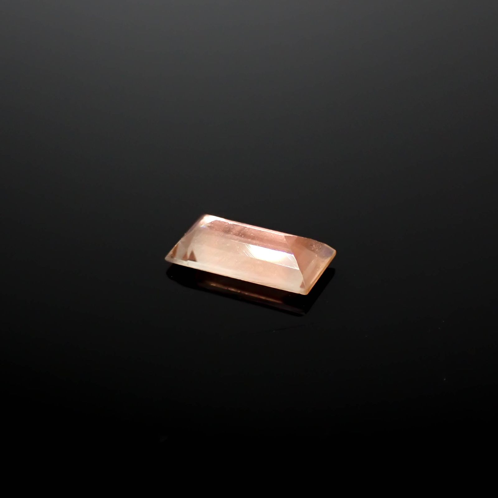 オレゴンサンストーン アメリカ・オレゴン州産 1.04ct[240627870]9.5x4.8mm前後
