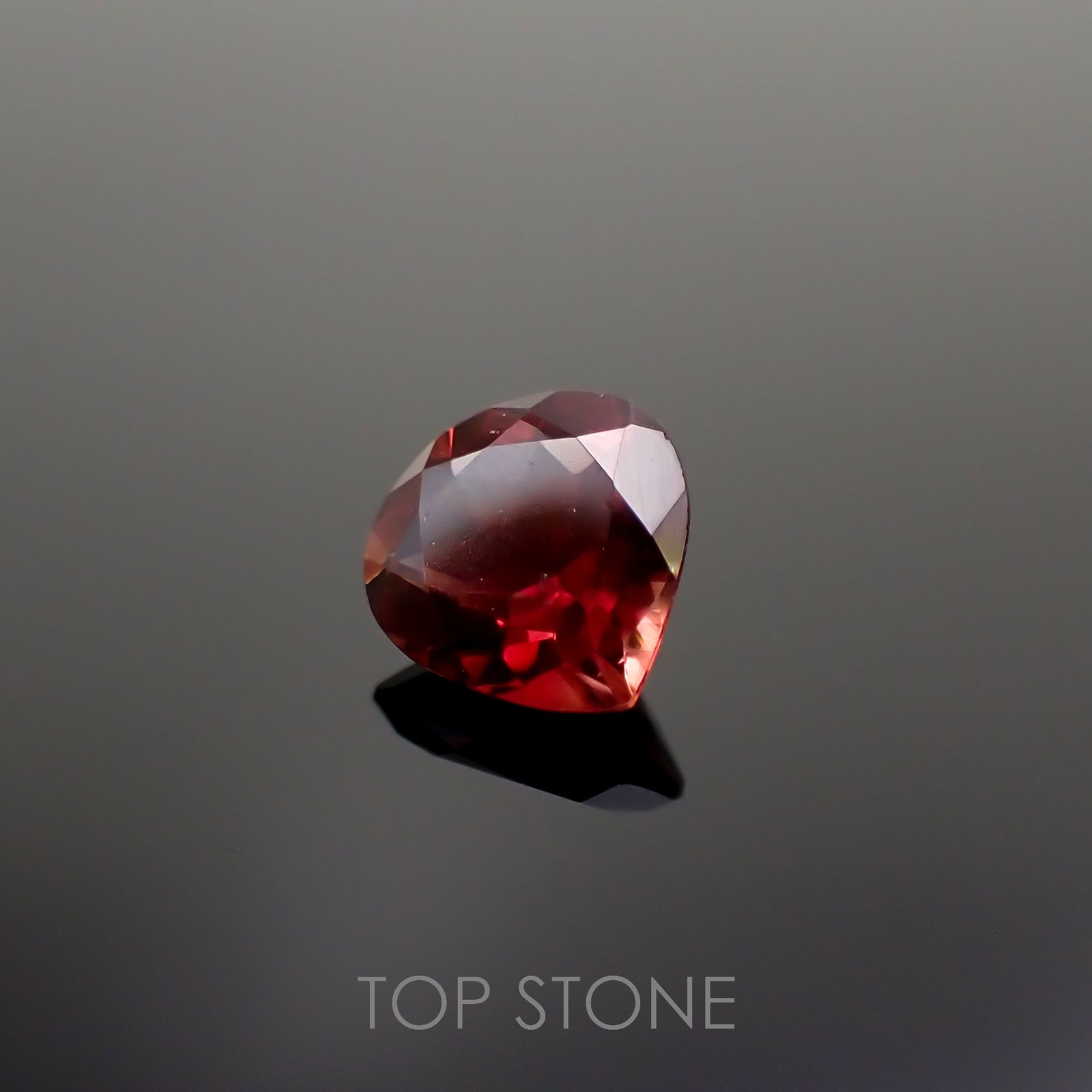 オレゴンサンストーン アメリカ・オレゴン州産 1.01ct[221018709]7.4x7.3mm前後