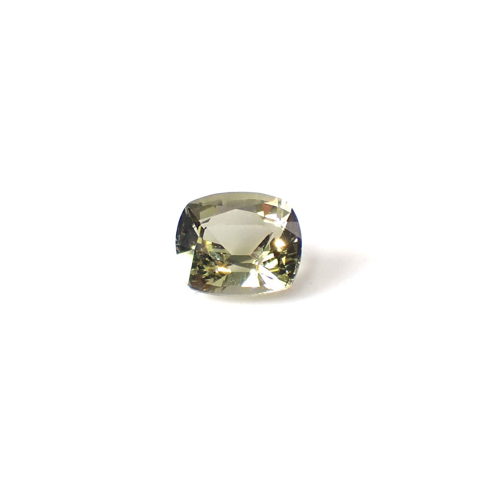 コーネルピン スリランカ産 1.08ct / 6.6x5.7mm前後 [251031238]