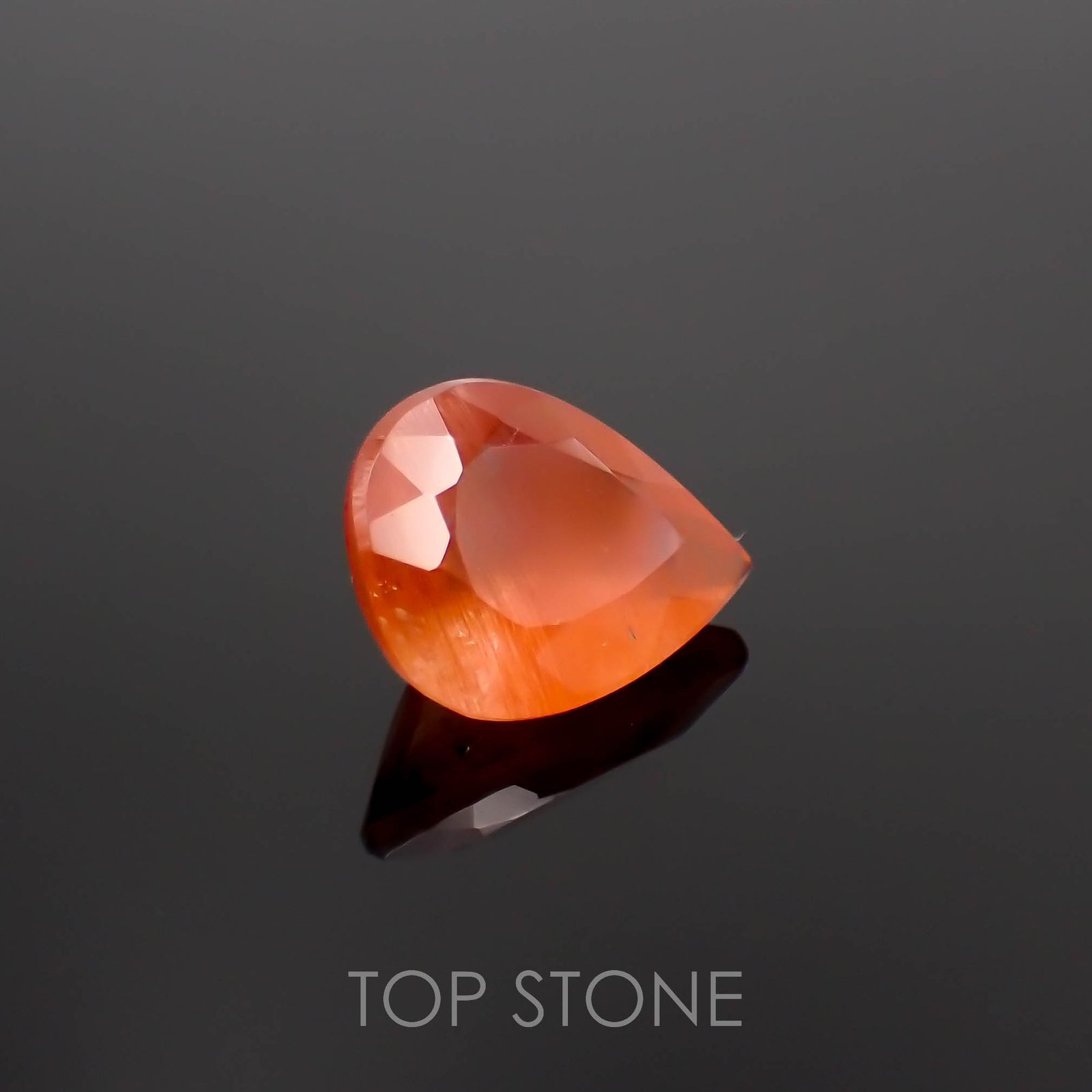 サンストーンスキャポライト(宝石名シーン・スキャポライト)タンザニア産 1.97ct 識別済[221219277]10.3x8.1mm前後