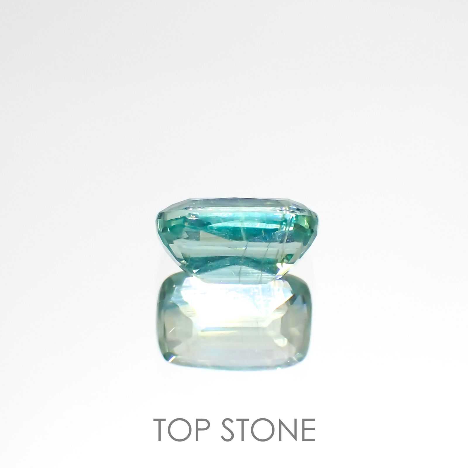 バイカラーカイヤナイト(宝石名カイヤナイト)ネパール産 1.20ct 識別済[220115374]7x4.6mm前後