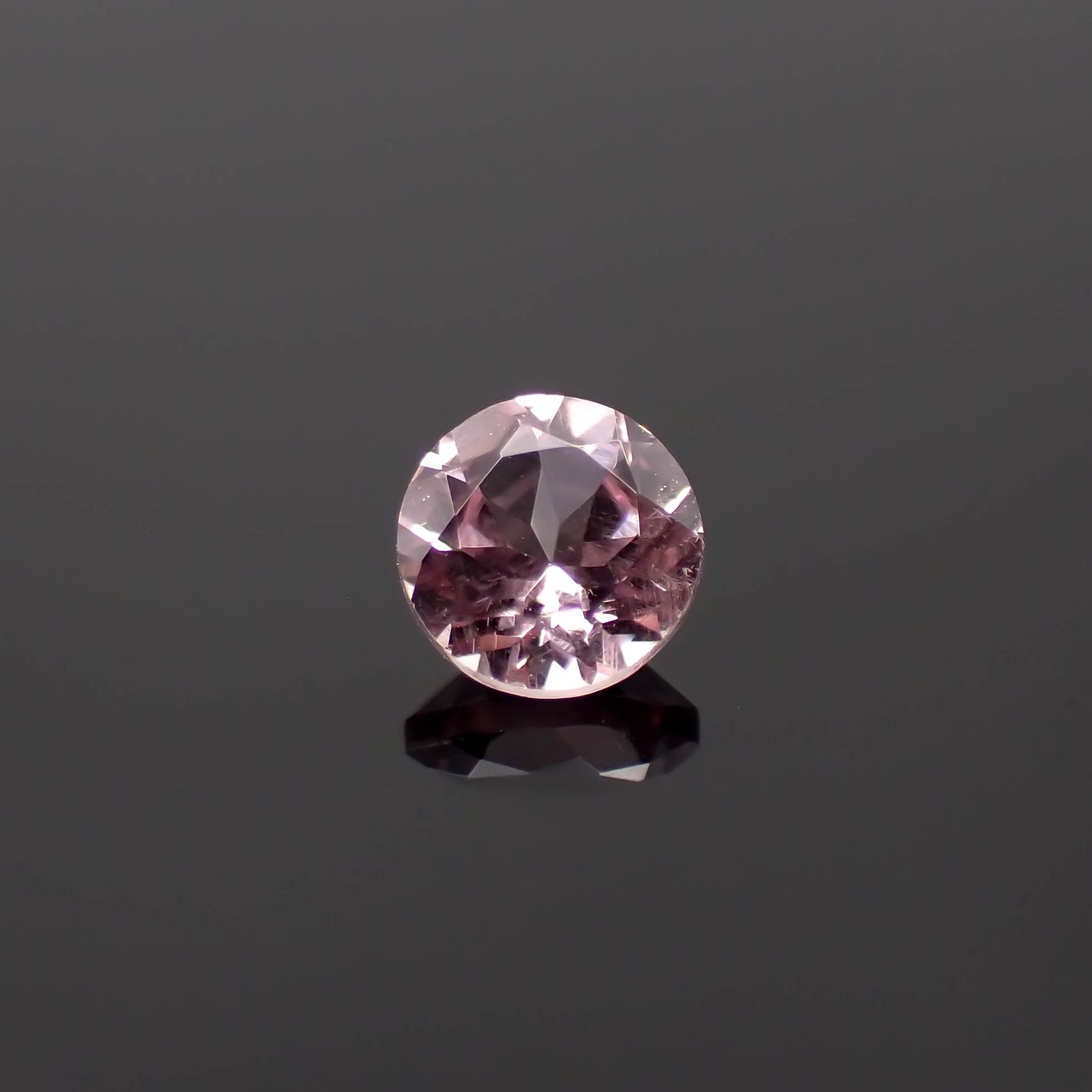 ドラゴンガーネット タンザニア産 0.47ct[230722955]4.5x4.5mm前後