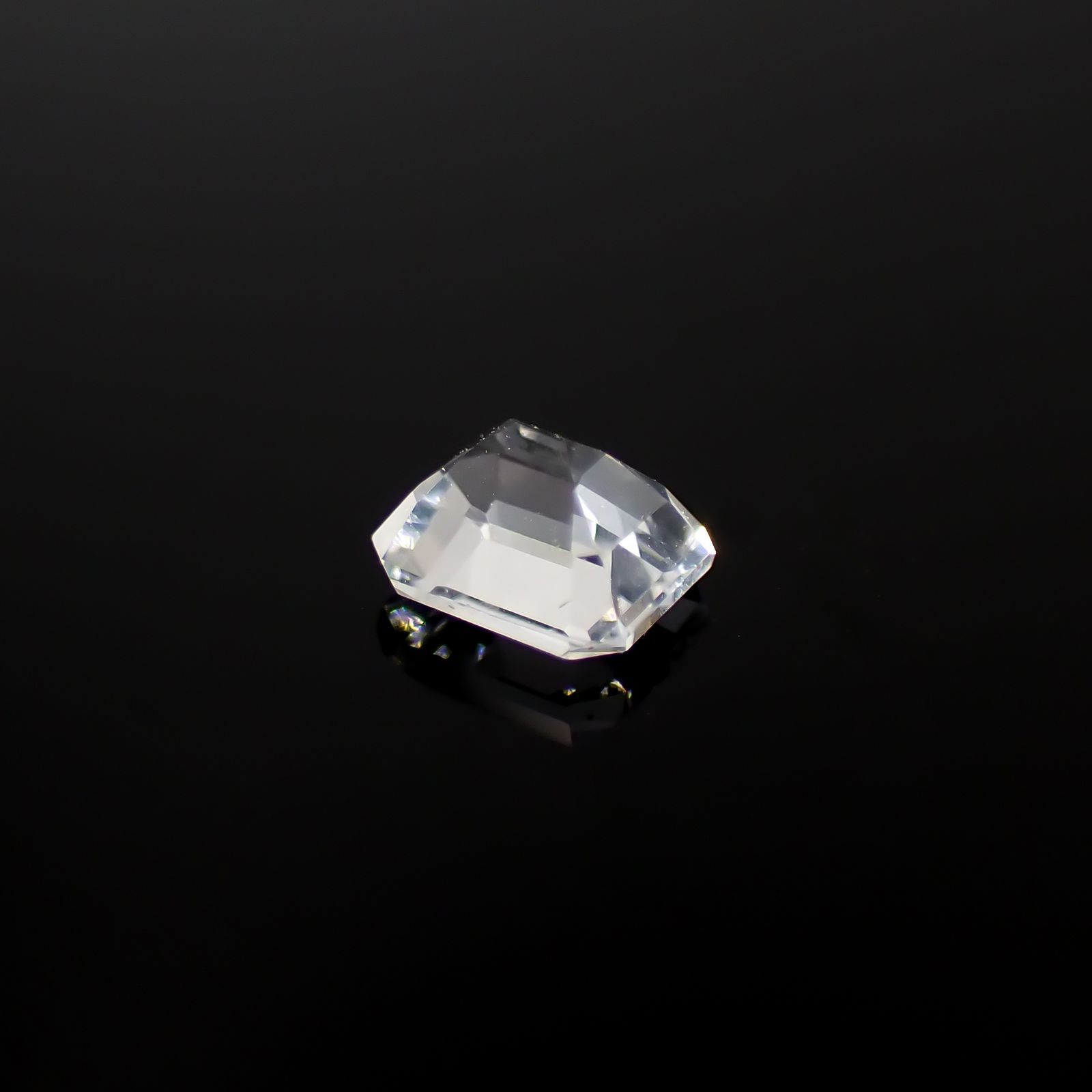 テネブレッセンススキャポライト アフガニスタン産 0.25ct[240928934]4.1x3.4mm前後