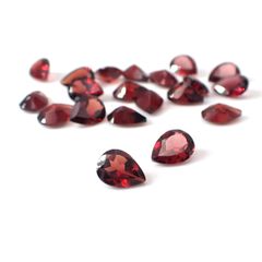 ◇ランダムセレクト◇パイロープアルマンディンガーネット モザンビーク産 約1.20ct / 8.1x6.1mm前後 [260532209]