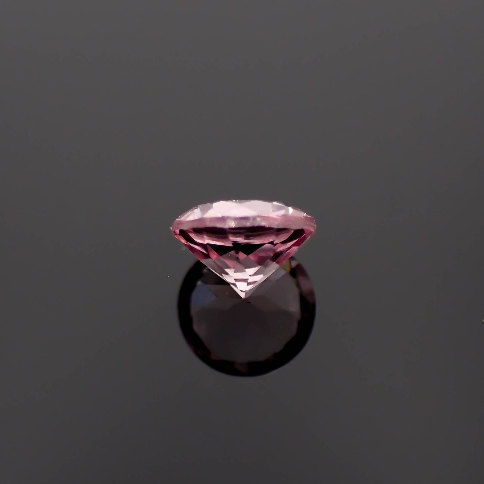 ドラゴンガーネット タンザニア産 0.51ct[230421461]4.6x4.6mm前後