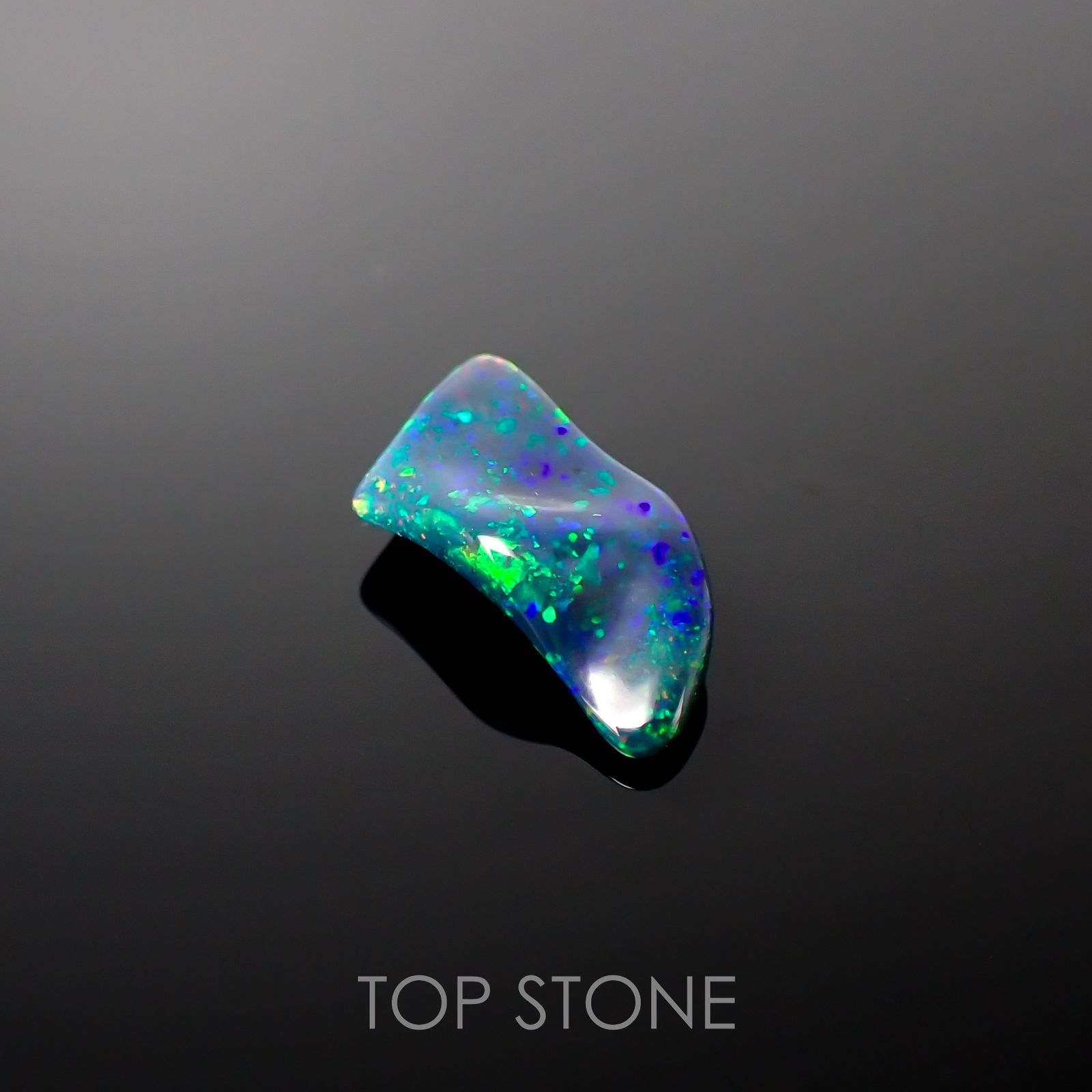 ◇バロック型◇ブラックオパール エチオピア産 ルース 1.61ct[210913248]15.2×6.9mm前後