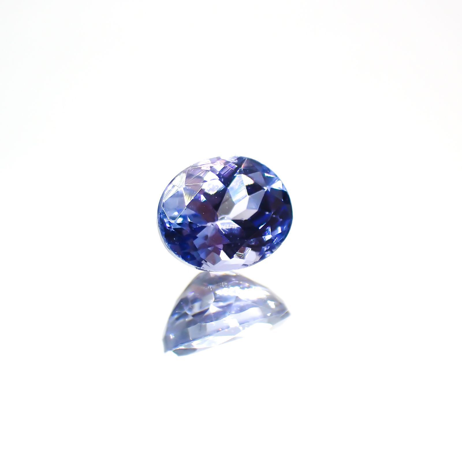タンザナイト(宝石名タンザナイト)タンザニア産 0.44ct 識別済[220113853]5.1x4.1mm前後