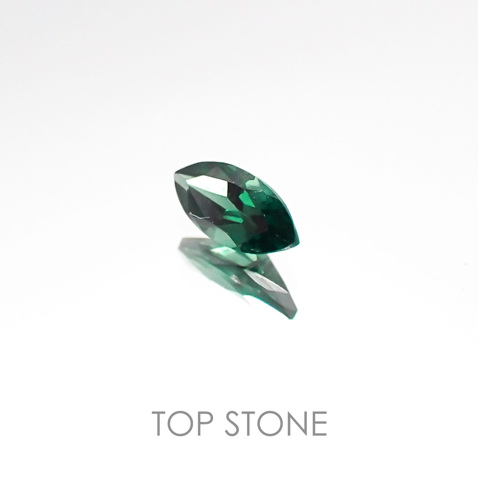 カラーチェンジガーネット(アレキタイプ) マダガスカル・ベキリー産 ルース 0.176ct[20106601]5.2×2.4mm前後