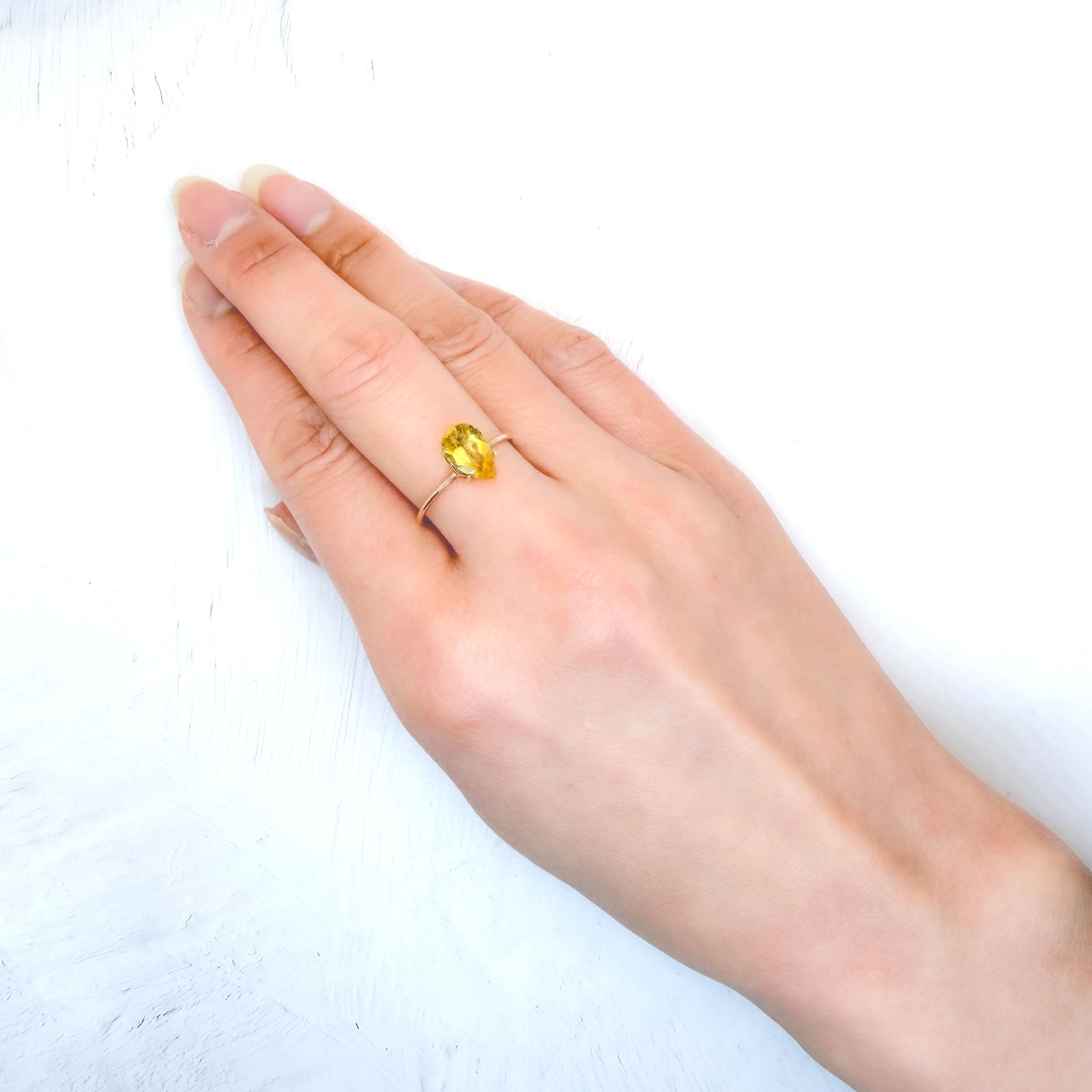 コンドロダイト(宝石名コンドロダイト)タジキスタン・パミール高原産 識別済 1.46ct / 9.4x6.1mm前後 [260131582]