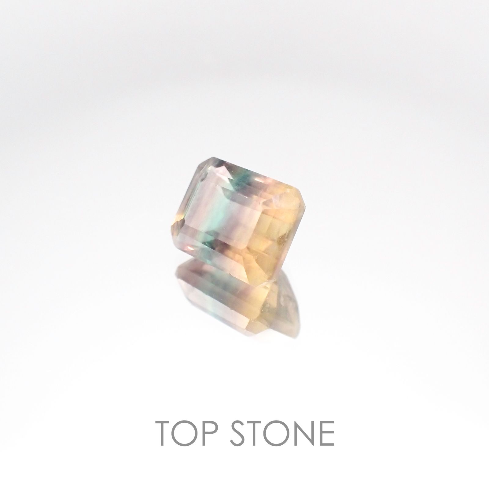 バイカラーフローライト ブラジル産 ルース 3.32ct[20107066]9×7.1mm前後