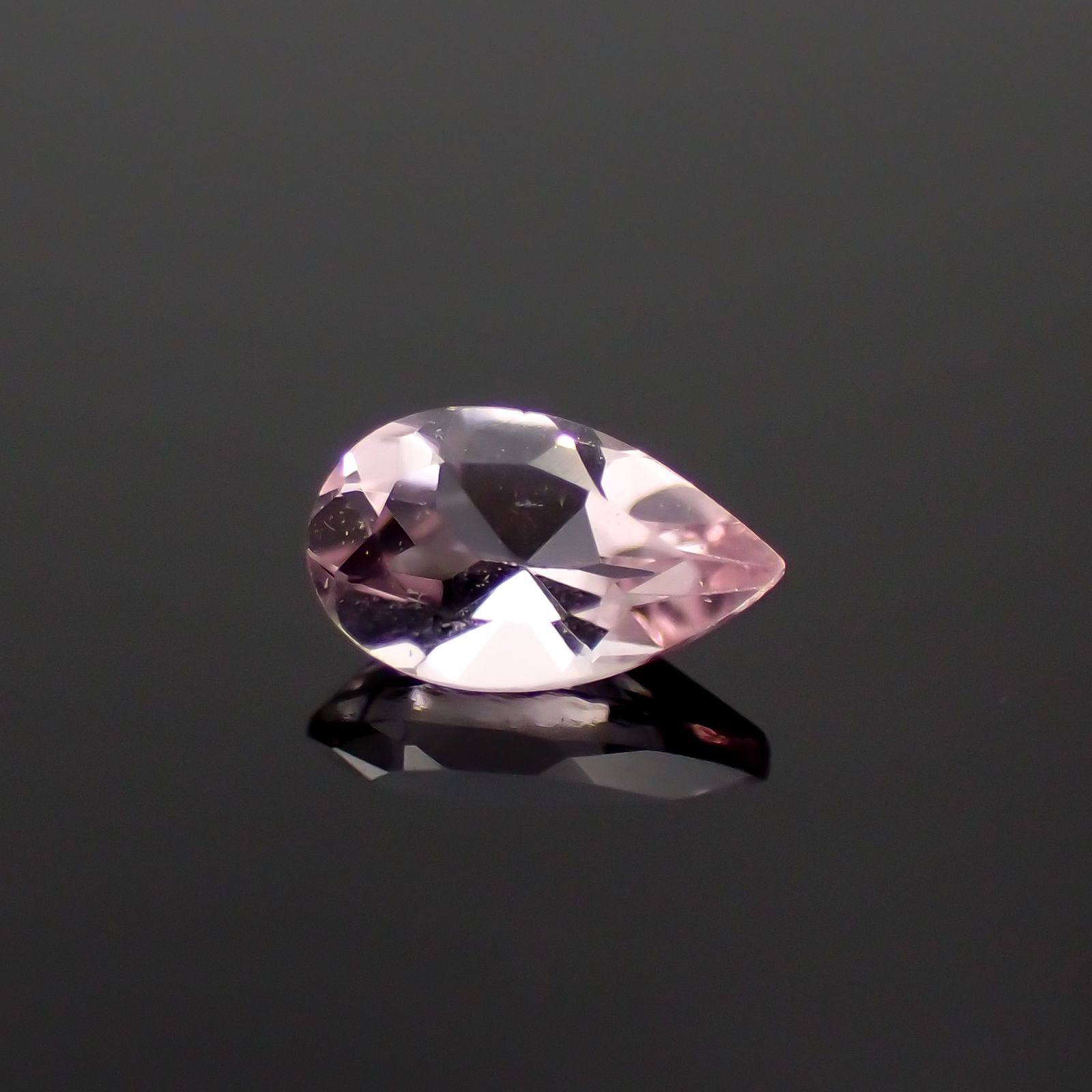 モルガナイト モザンビーク産 0.18ct[230923356]5.1x3mm前後