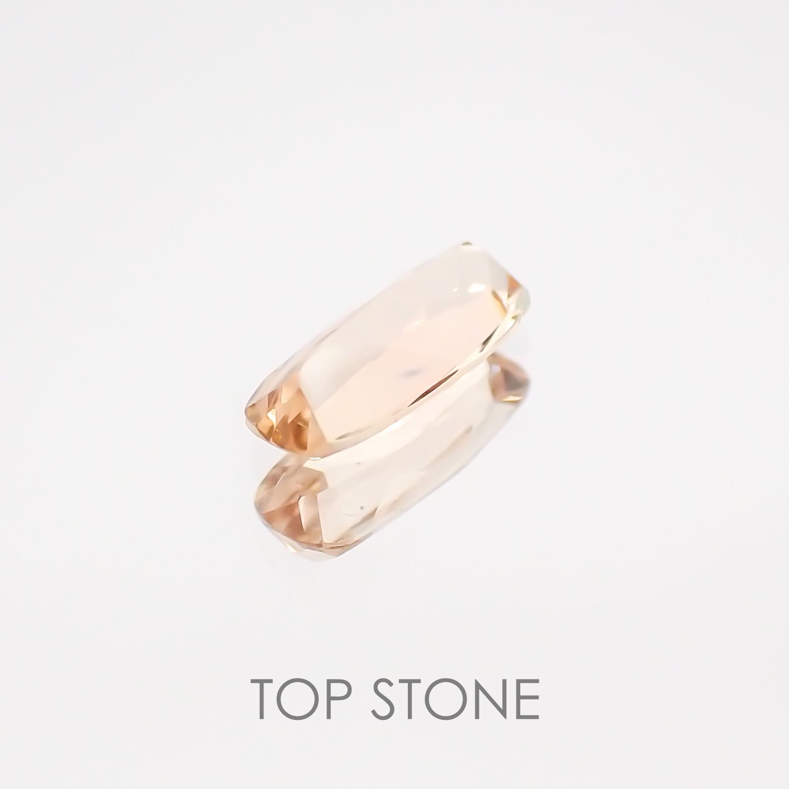 インペリアルトパーズ ブラジル産 ルース 0.37ct[20127863]6.8×3mm前後