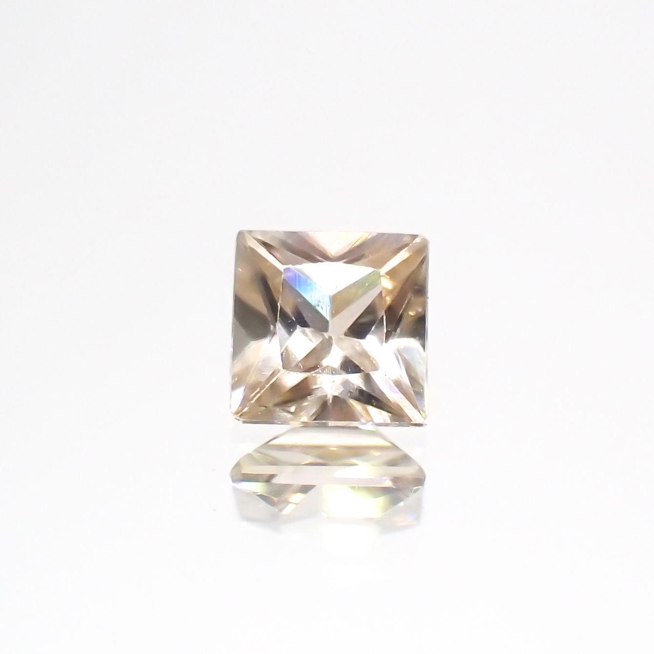 ◇プリンセスカット◇シャンパンカラージルコン(宝石名ジルコン)スリランカ/カンボジア産 0.51ct 識別済[230722982]4x4mm前後