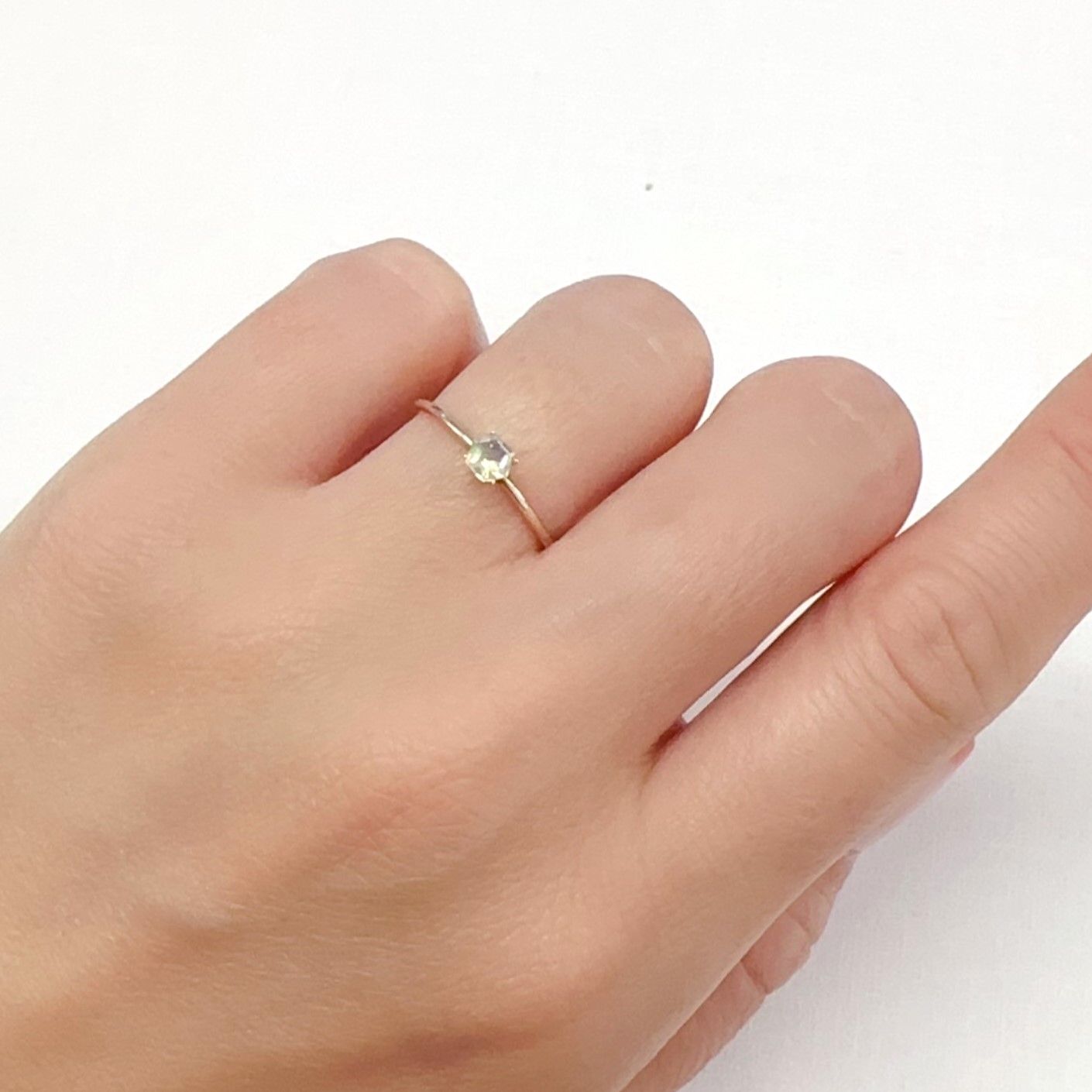◇ヘキサゴンカット◇エチオピアオパール エチオピア産 0.12ct[240226213]3.5x3.5mm前後