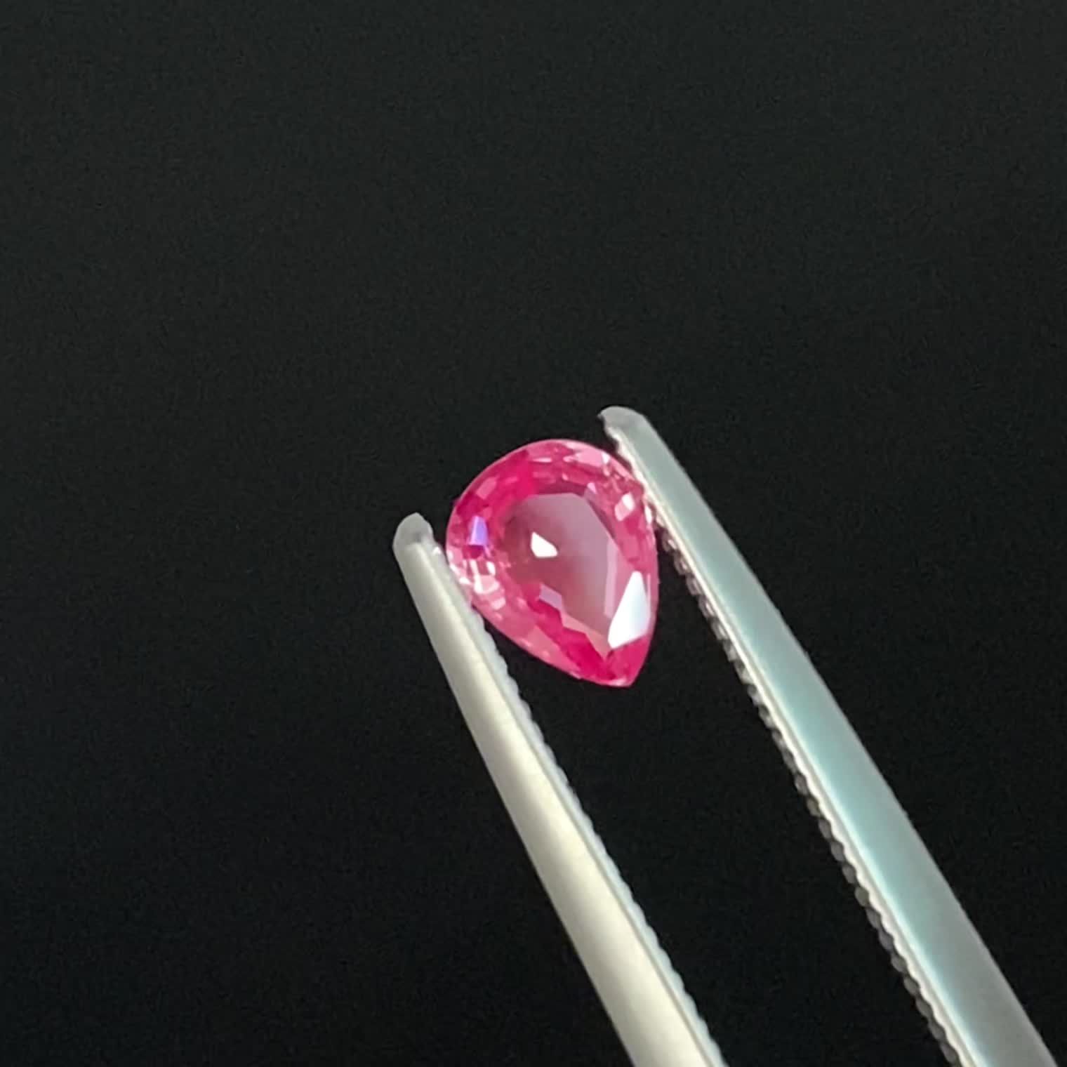 パパラチャサファイア非加熱(宝石名サファイア/別名パパラチャ・サファイア)スリランカ産 0.38ct  GIA鑑付[231224695]5.1x4mm前後 | TOP STONE(トップストーン)