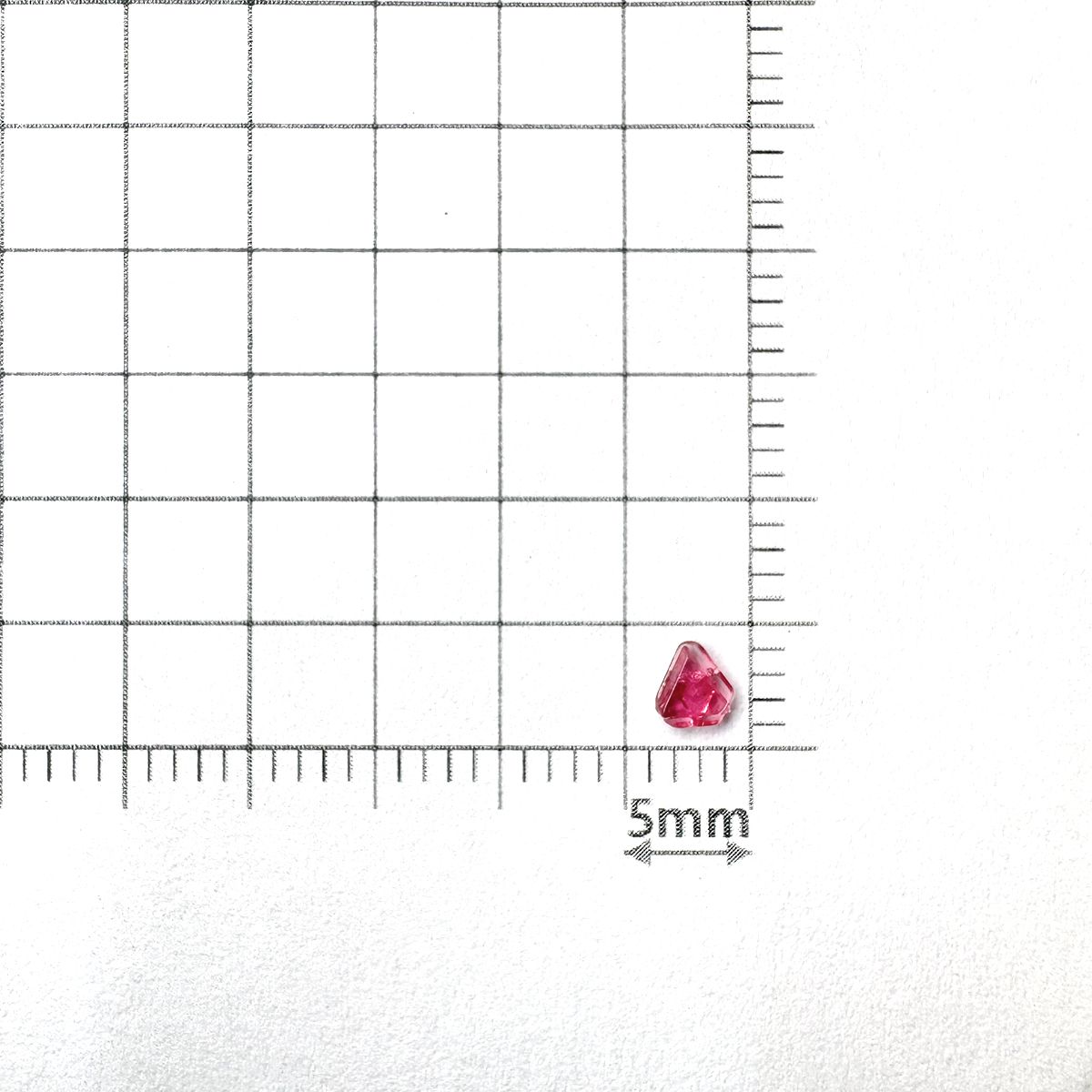 ツインクリスタルスピネル(スピネル式双晶）原石 ビルマ産 0.11ct[231124061]3.3x3mm前後