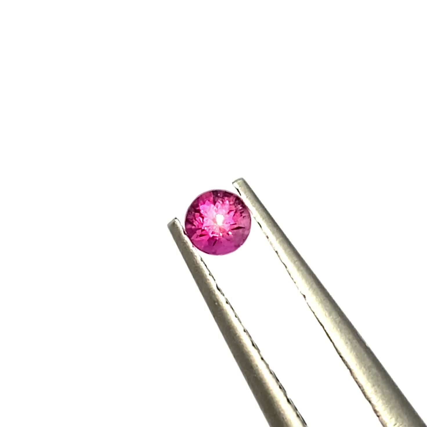 レッドベリル(宝石名レッド・ベリル)アメリカ・ユタ州産 0.088ct 識別