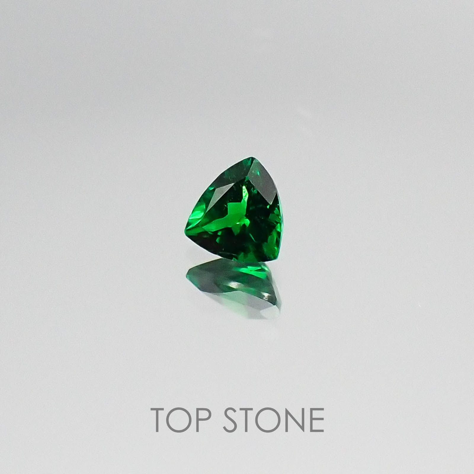 ツァボライト タンザニア産 ルース 0.24ct[20073747]4×4mm前後