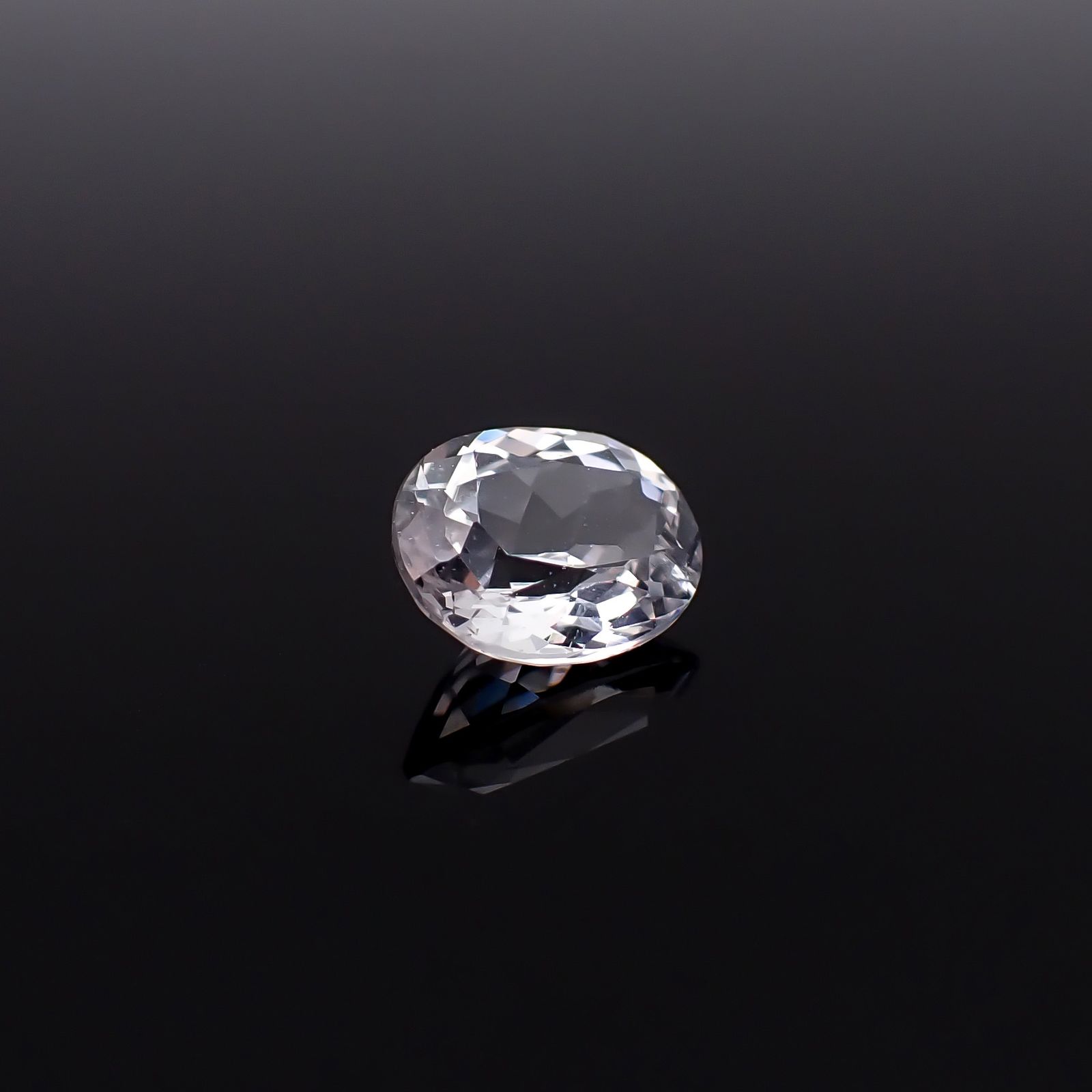 シルバーアパタイト フルオレッセンス アフリカ産 識別済 1.33ct / 7.9x6.2mm前後 [260632511]