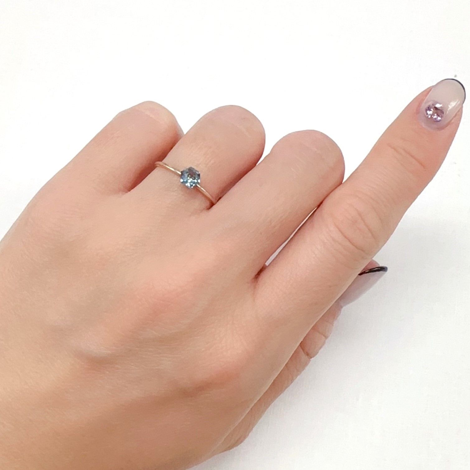 ◇ヘキサゴンカット◇アベンチュリンアクアマリン ブラジル・ミナスジェライス州産 0.28ct[240226006]4.2x4.2mm前後