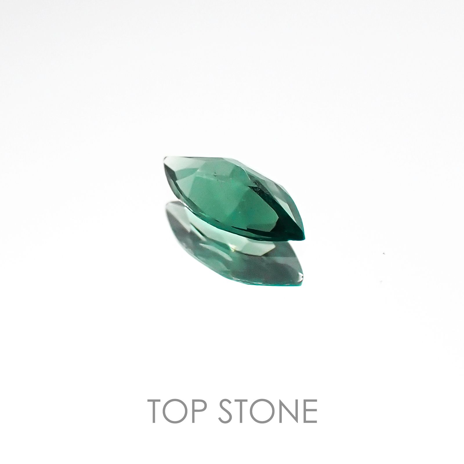 カラーチェンジガーネット(アレキタイプ) マダガスカル・ベキリー産 ルース 0.133ct[20106599]5.1×2.5mm前後
