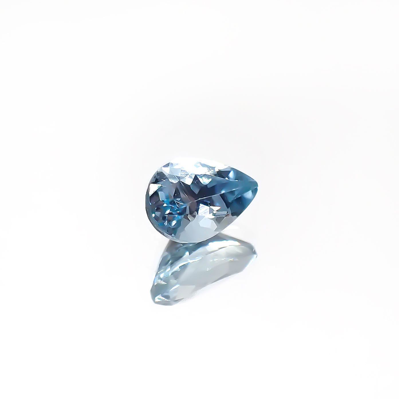 アクアマリン サンタマリアカラー ナイジェリア/マダガスカル産 0.42ct[240225973]6.1x3.9mm前後