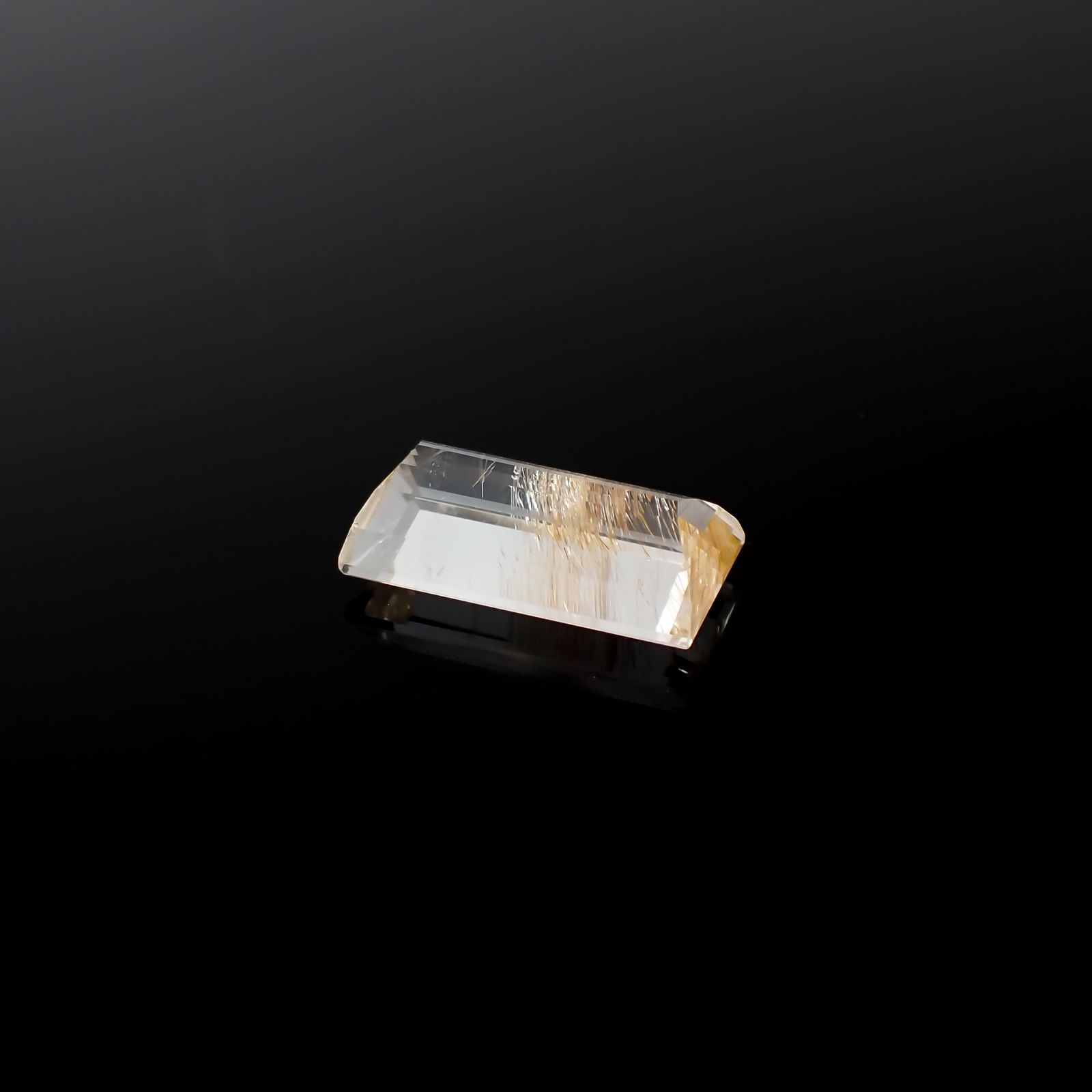 ニードルイントパーズ(チューブイントパーズ) ブラジル・ミナスジェライス州産 18.47ct[240225891]20.5x11.1mm前後