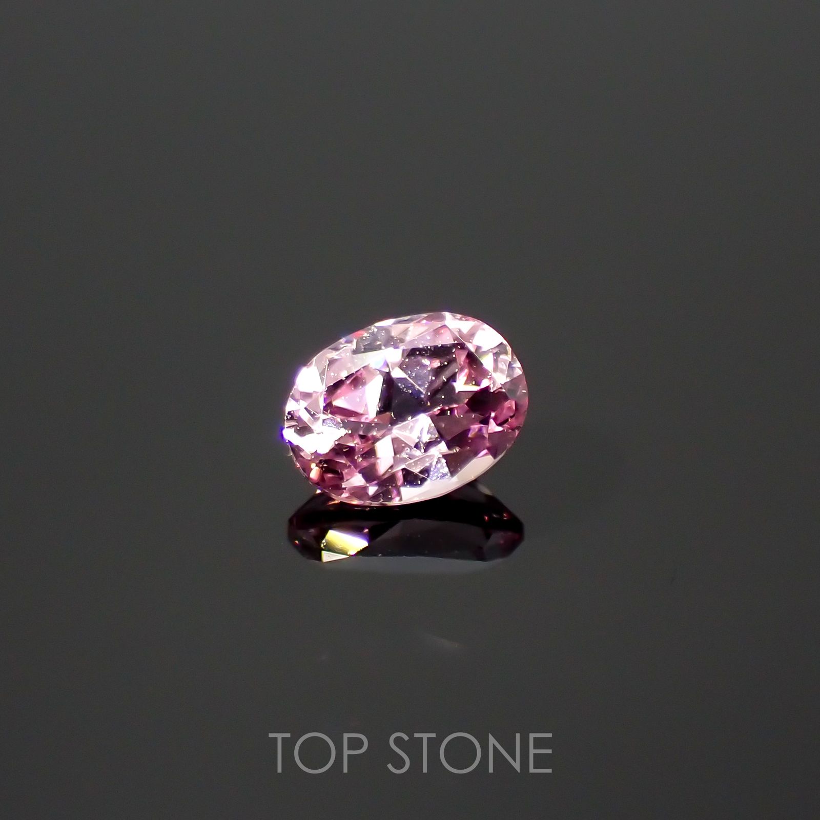 カラーシフトマラヤガーネット(宝石名ガーネット)タンザニア産 0.21ct 識別済[220515839]3.9x2.9mm前後