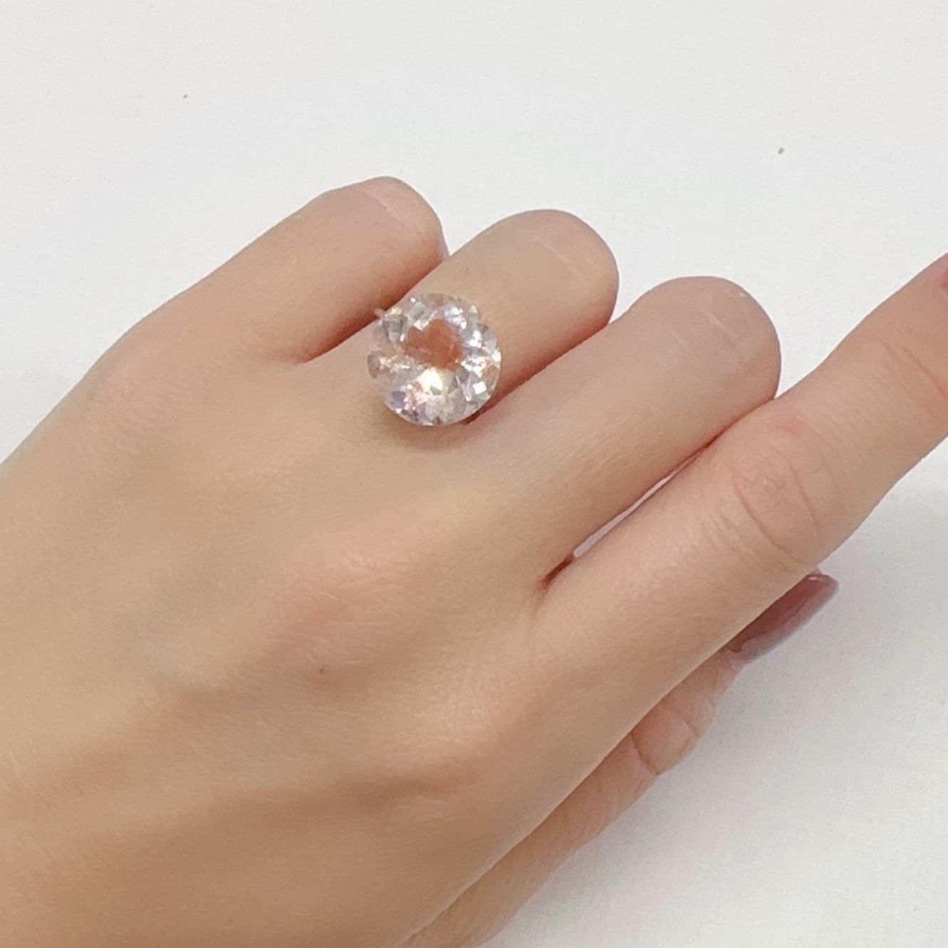 オーロラクォーツ ブラジル産 8.82ct[240225906]13.5x13.4mm前後