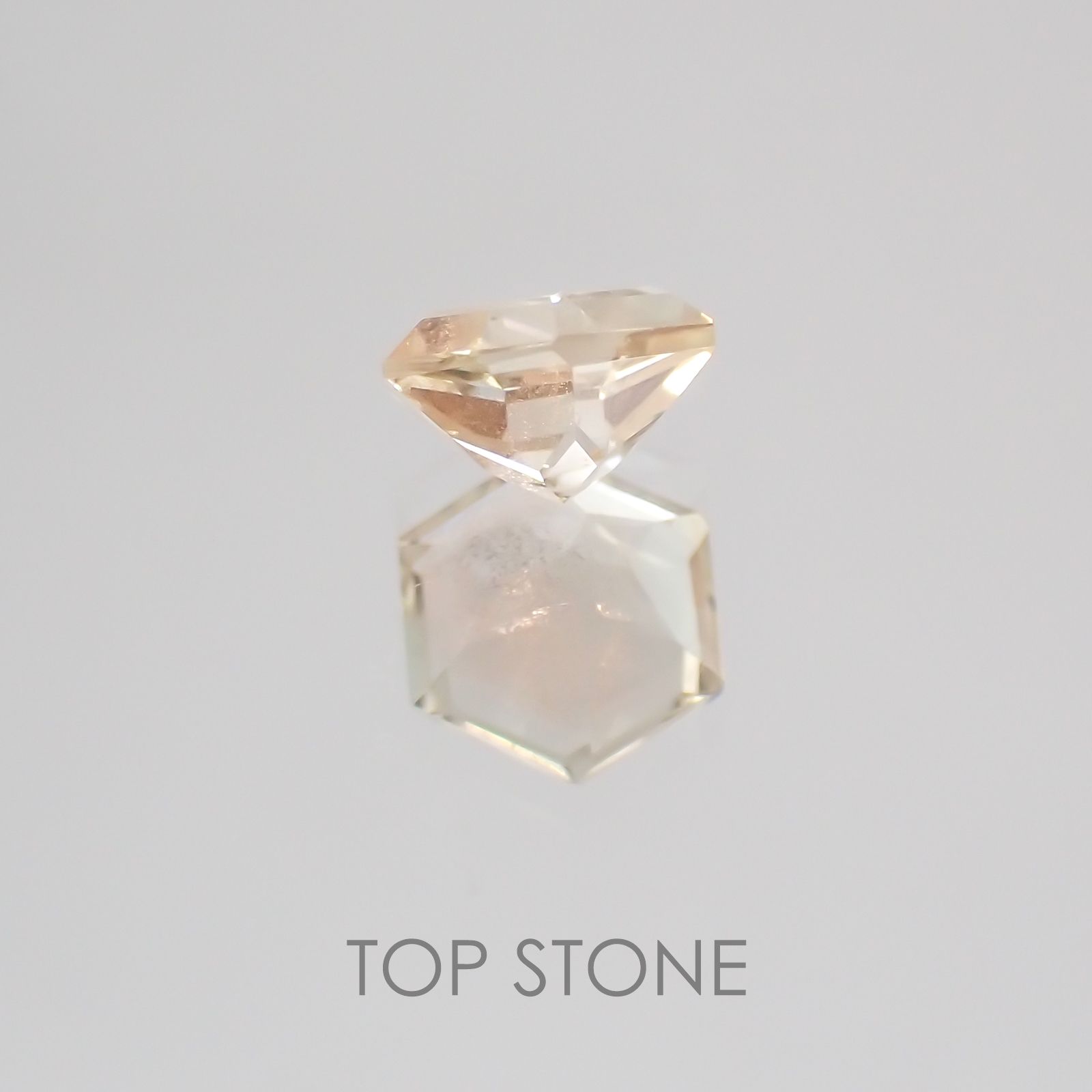 ◇ヘキサゴンカット◇オレゴンサンストーンSA アメリカ産 ルース 0.5ct[21019534]5.1×5.1mm前後
