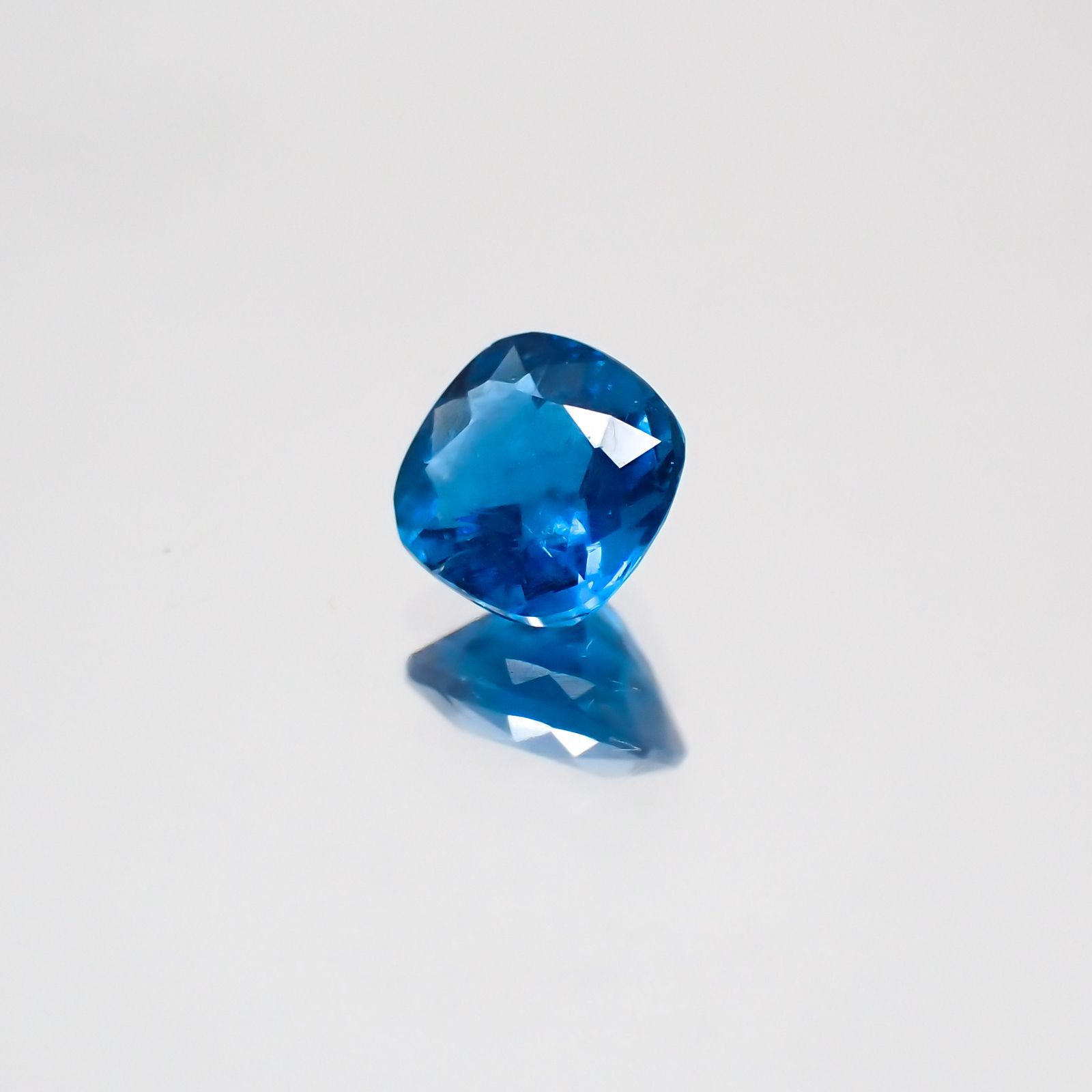 アウイナイト ドイツ産 ルース 0.22ct[3069]3.9×3.9mm前後