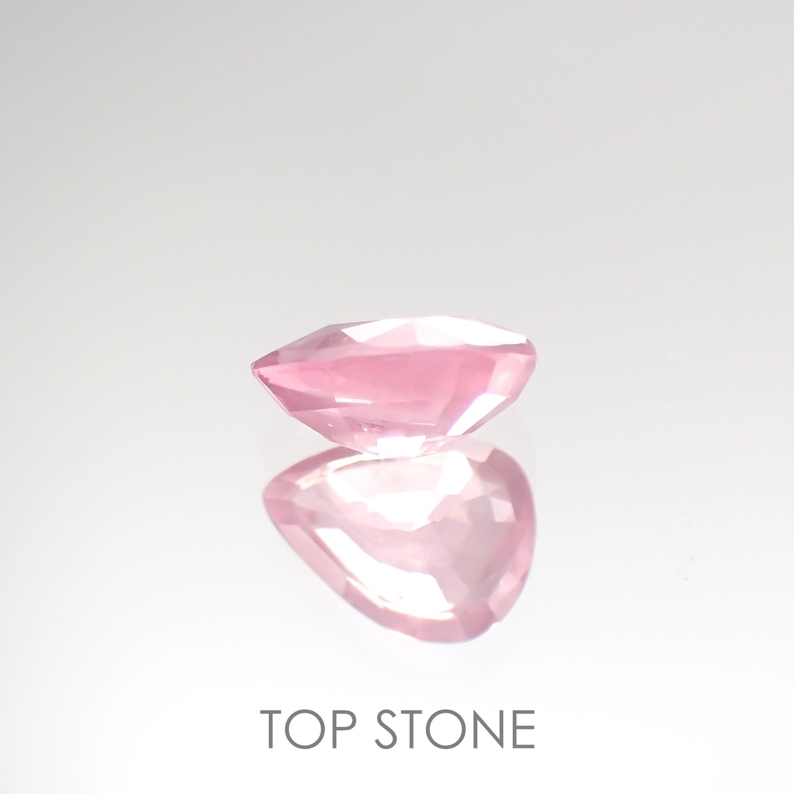 シルキーピンクスピネル タンザニア産 ルース 0.83ct[210812900]6.9×5.2mm前後