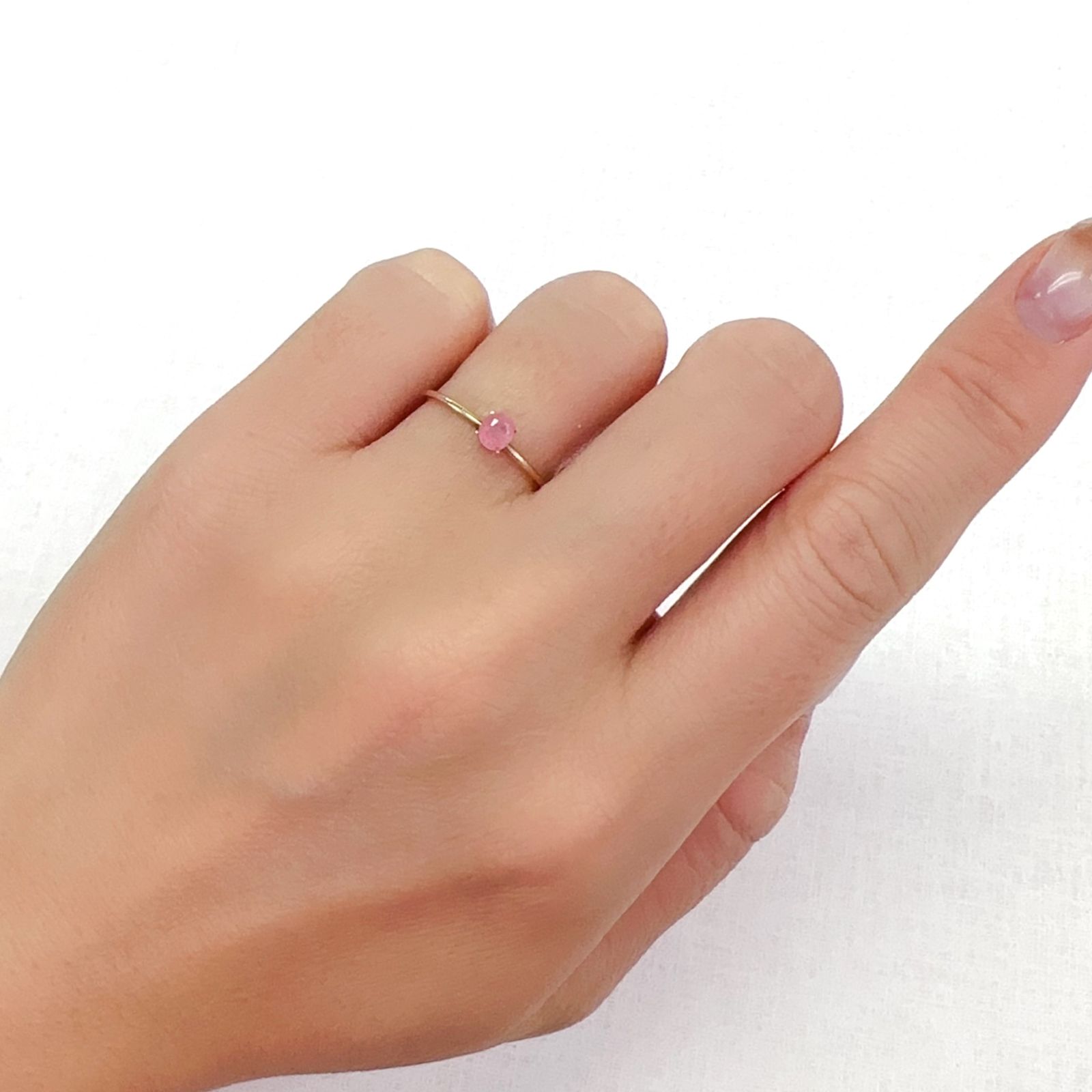 ペツォッタイト(ラズベリル)(宝石名ペツォッタイト)マダガスカル産 0.20ct 識別済[231023738]3.9x3.4mm前後