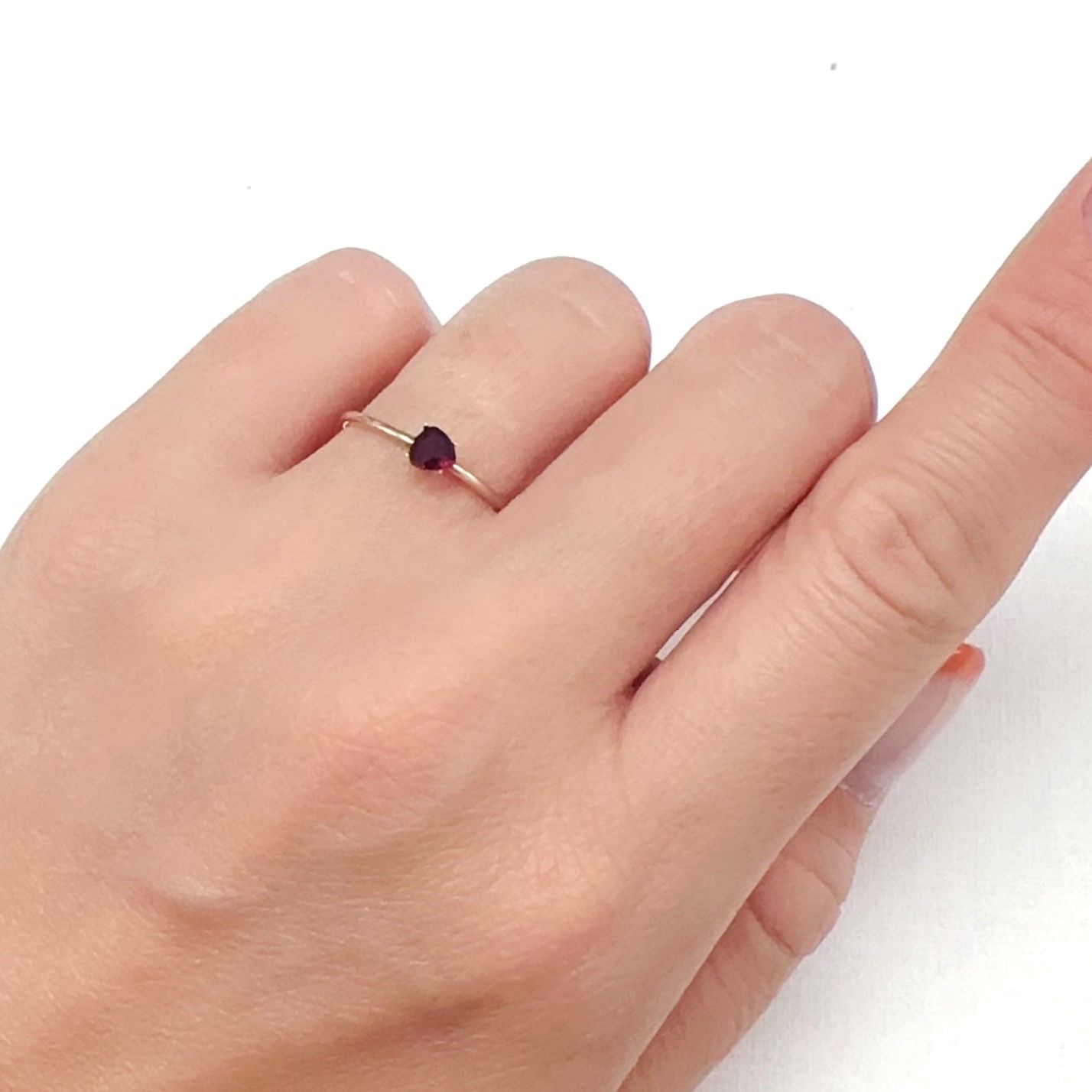 アントヒルガーネット(クロムパイロープガーネット) アメリカ・アリゾナ州産 0.24ct[240527827]3.8x3.8mm前後