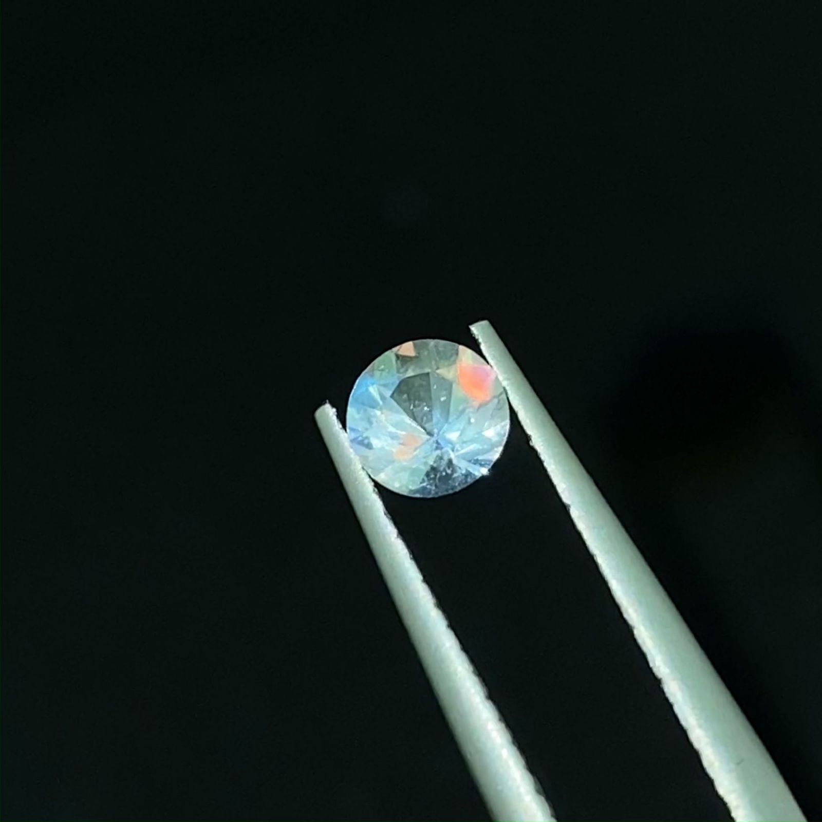 レインボームーンストーン(宝石名ラブラドライト)マダガスカル産 0.32