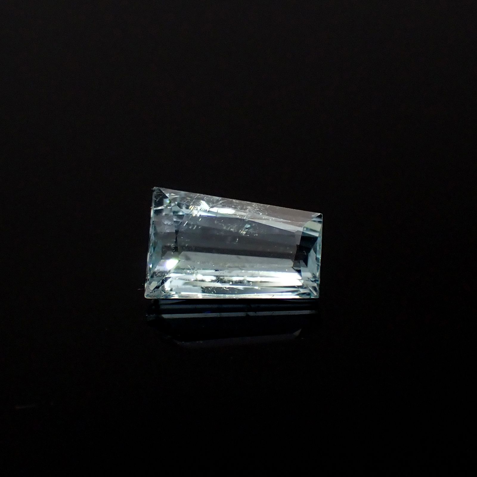 パライバトルマリン(宝石名トルマリン/別名パライバ・トルマリン)モザンビーク産 0.88ct 識別済[230522235]7.4x4.8mm前後