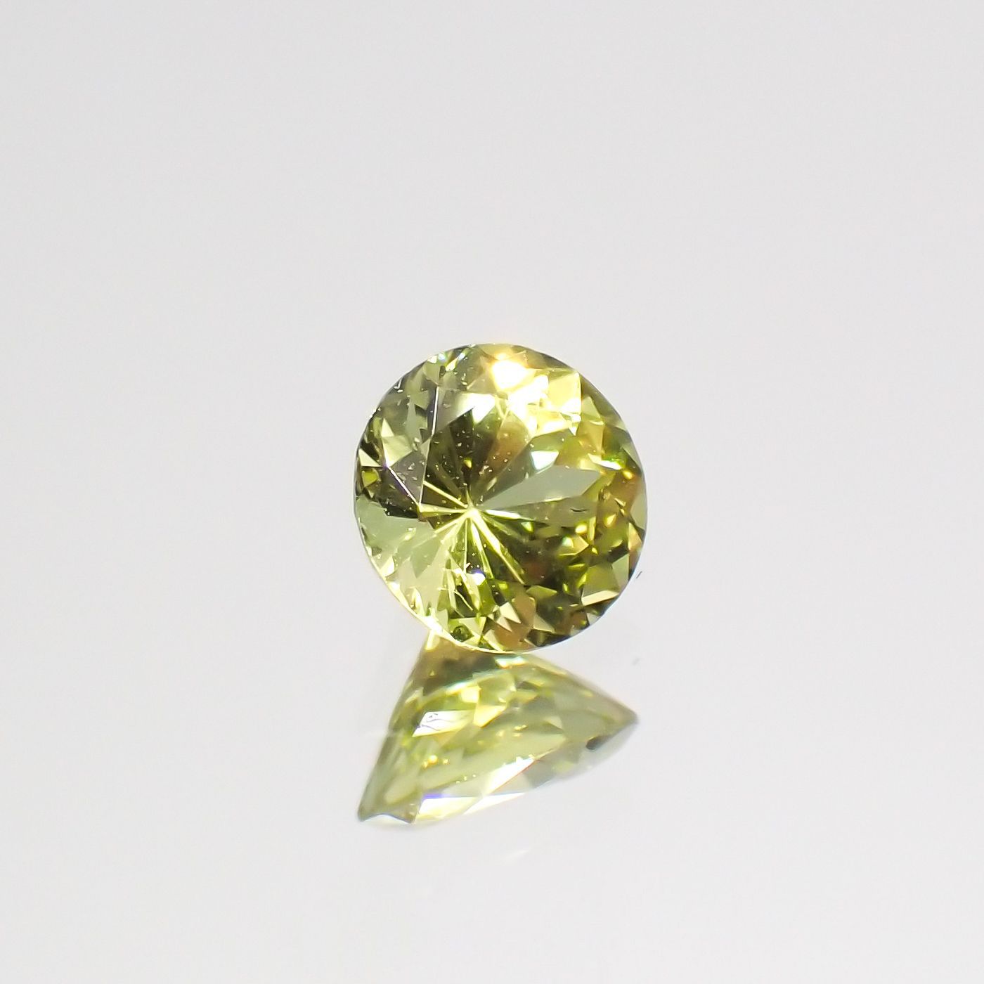 クリソベリル(宝石名クリソベリル)マダガスカル産 0.43ct 識別済[220114496]4.6x4.6mm前後
