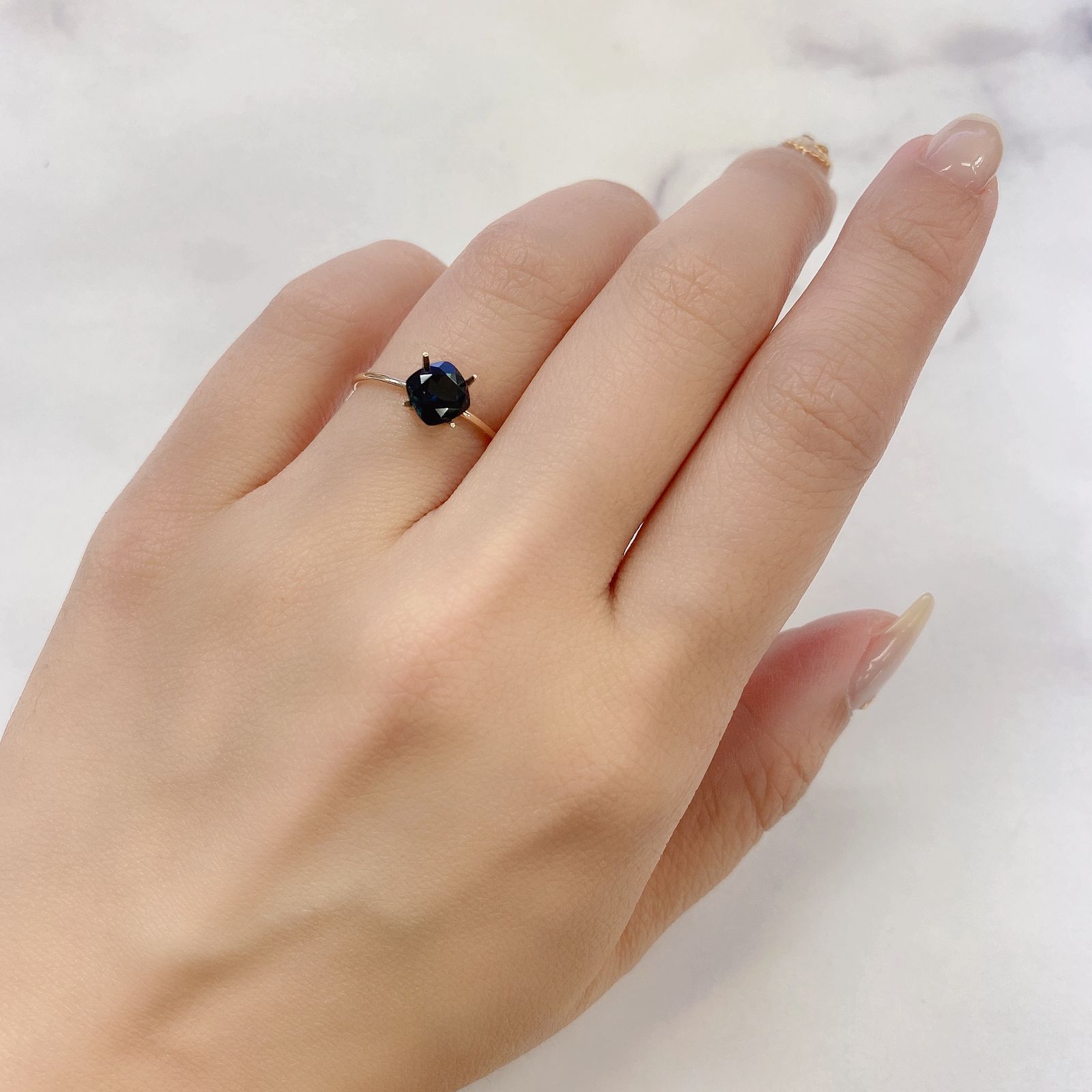 インディゴライト(宝石名ブルー・トルマリン) ブラジル産 0.929ct ソ付(彩珠)[21049462]6×6mm前後
