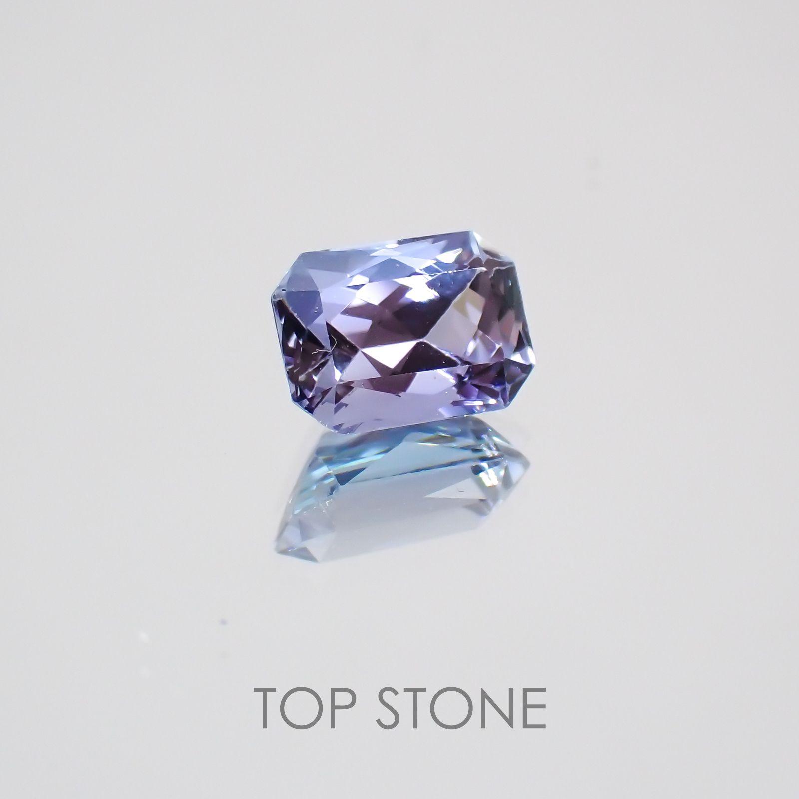 バイカラータンザナイト(ゾイサイト) タンザニア産 ルース 1.13ct[210310096]7.1×5.1mm前後