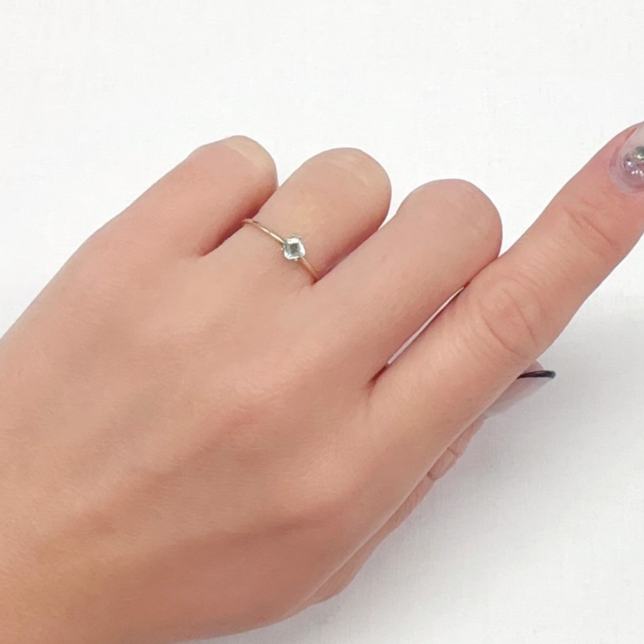 パステルカラーエメラルド コロンビア産 0.17ct[240225946]3.2x3.2mm前後