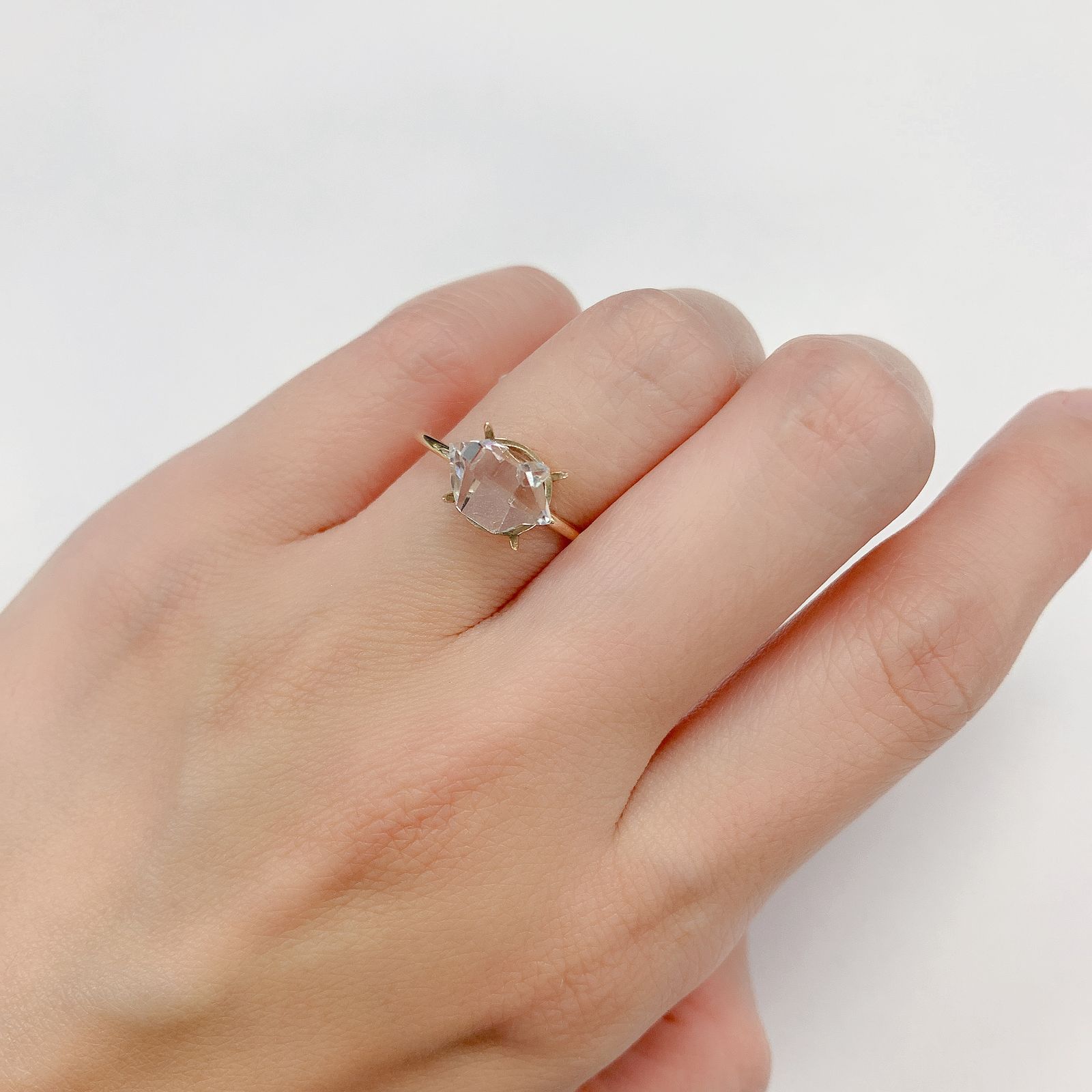 ハーキマーダイヤモンド(宝石名クォーツ) アメリカ・ニューヨーク州産 原石・結晶 1.99ct 識別済[20127561]9.8×7mm前後