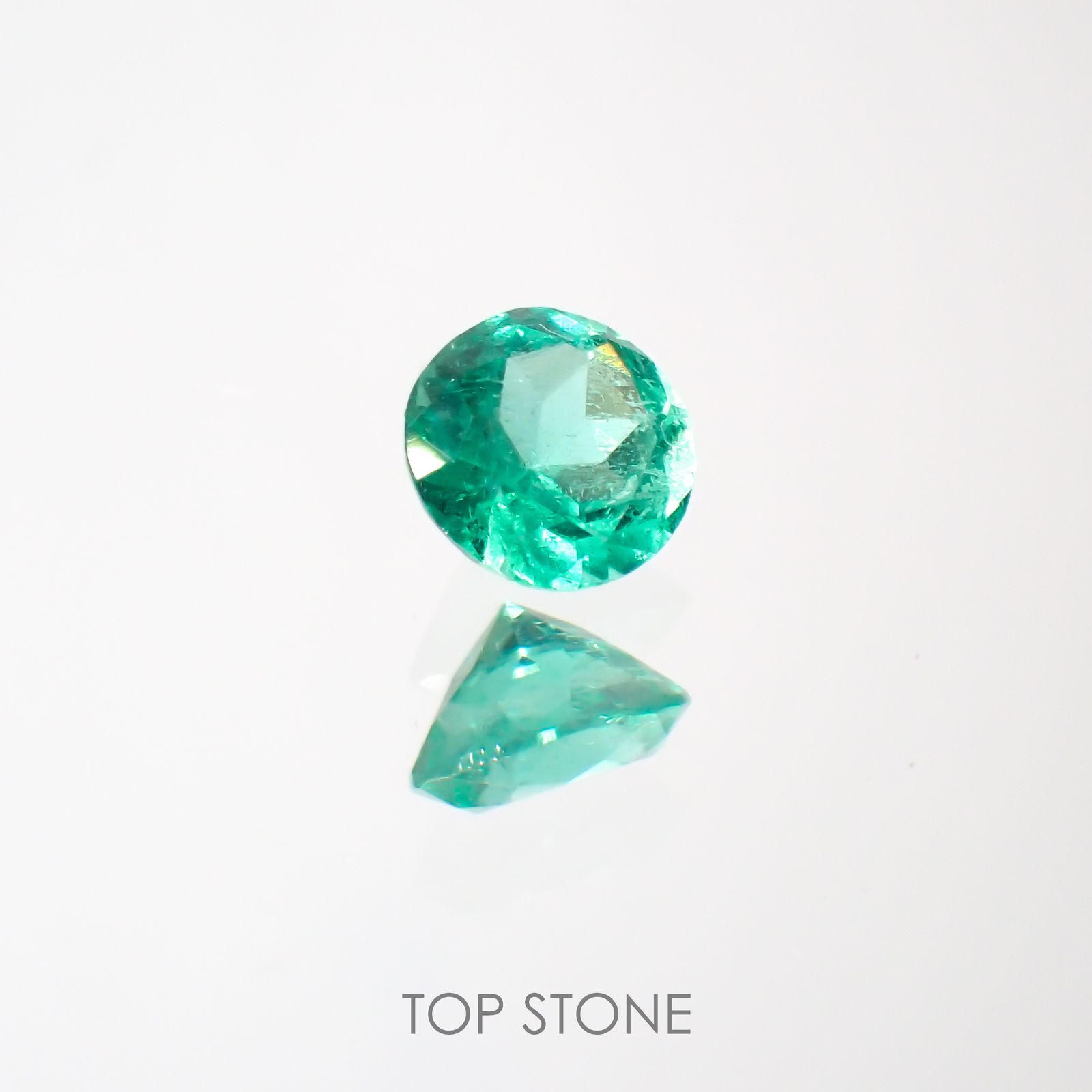 エメラルド(宝石名エメラルド) コロンビア産 0.16ct 識別済[211013165]3.7×3.7mm前後