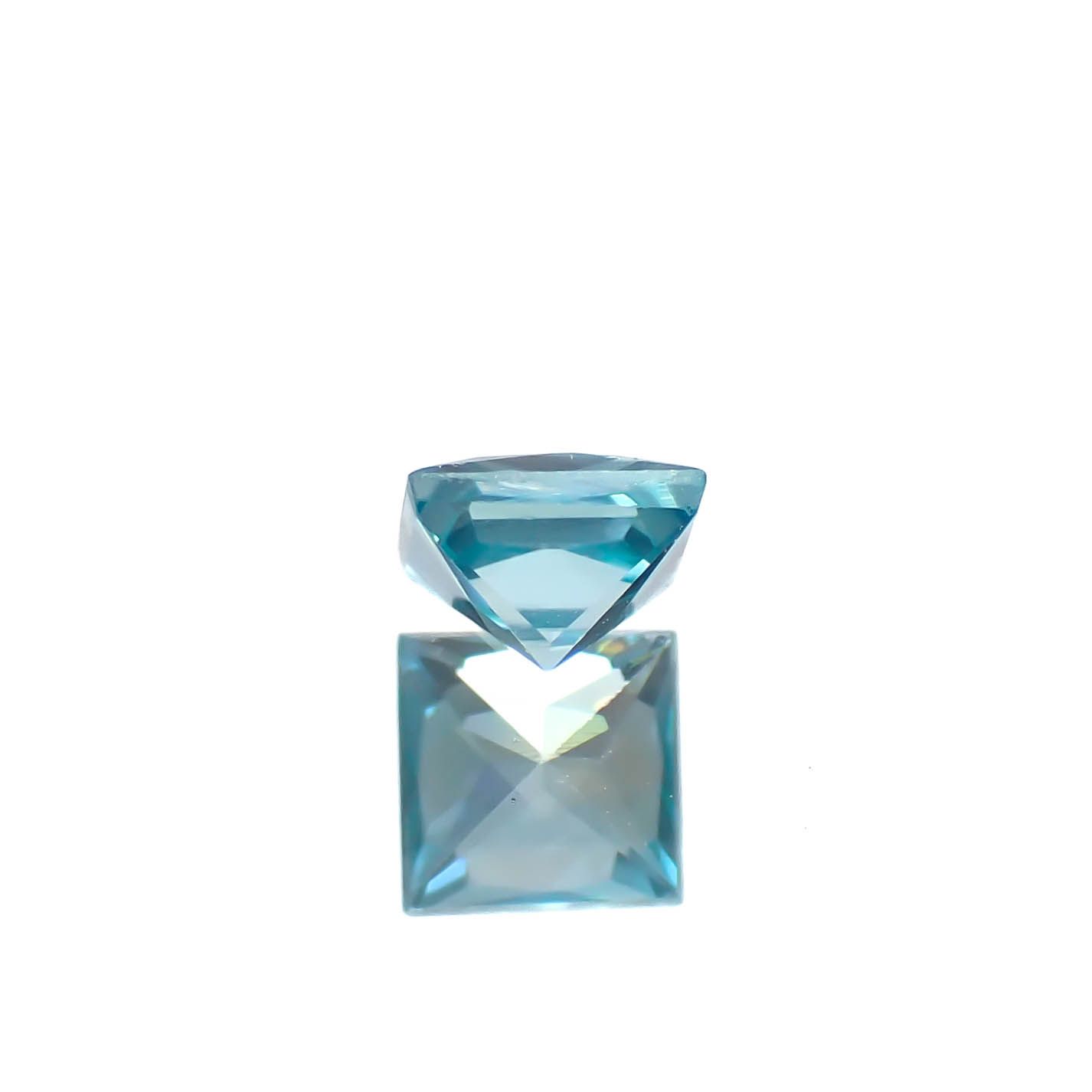 ◇プリンセスカット◇ブルージルコン カンボジア産 0.52ct [241229631]4x3.9mm前後